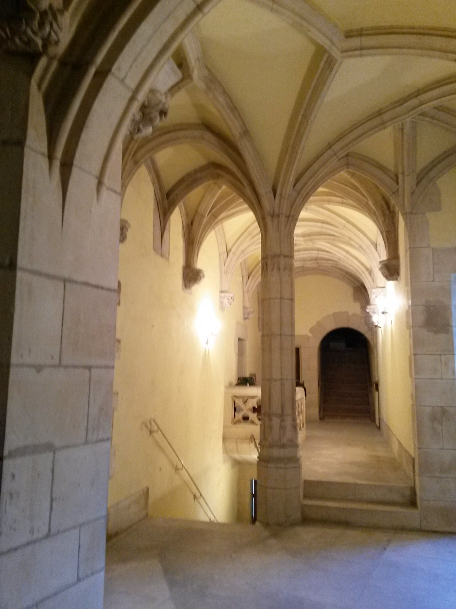 До и после: Реконструкция наследного замка в Берри