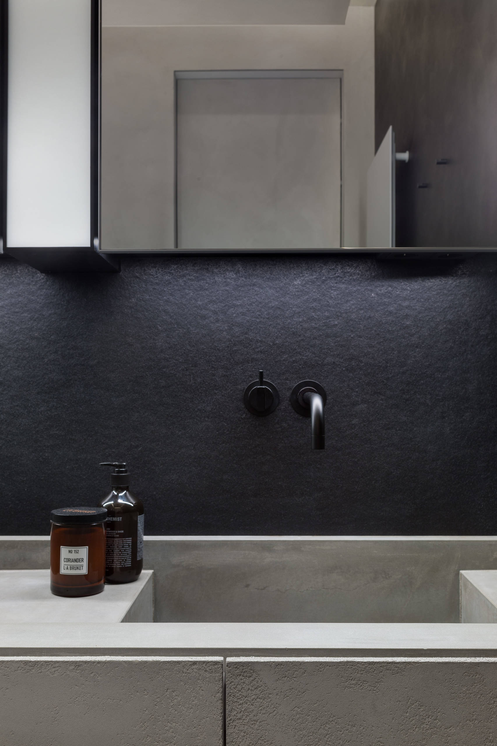 Houzz тур: Квартира для ценителей красоты бетона