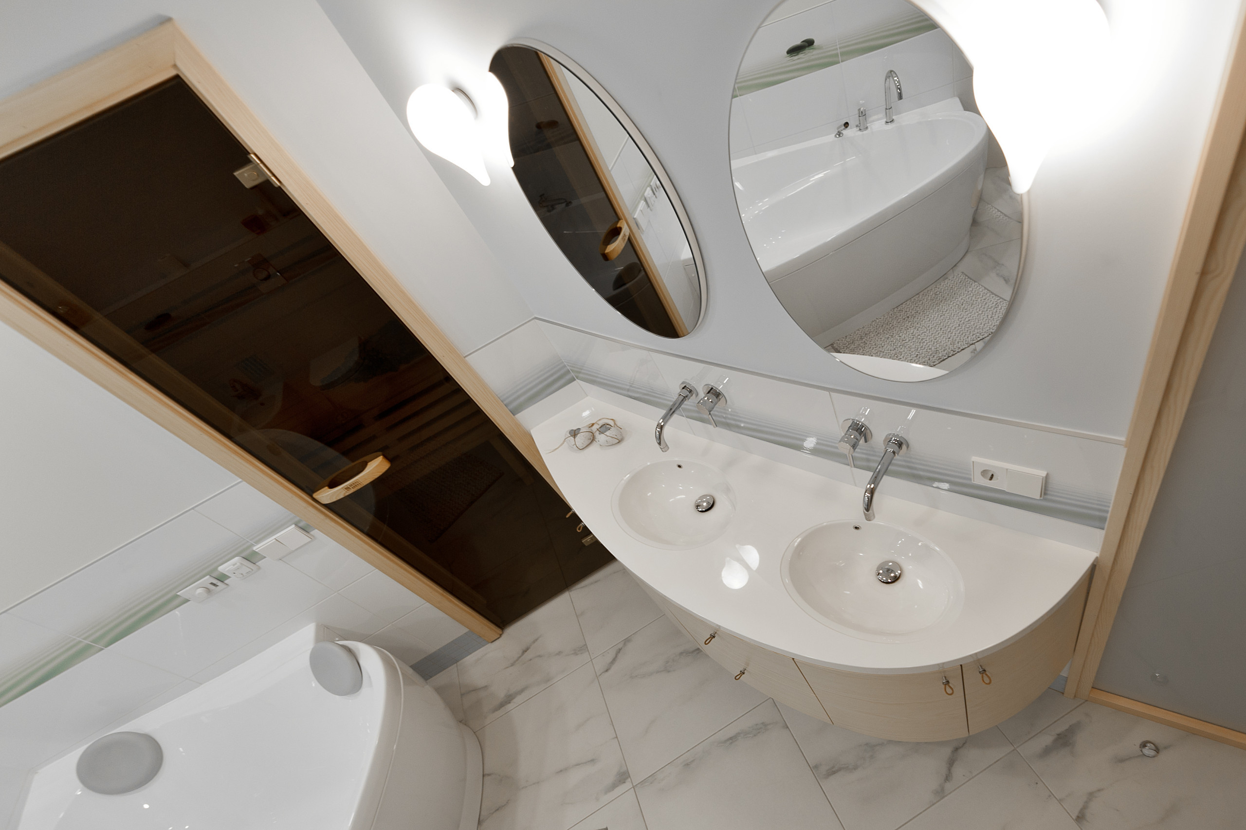 Houzz Литва: Старый Вильнюс и арт-объекты в трехкомнатной квартире