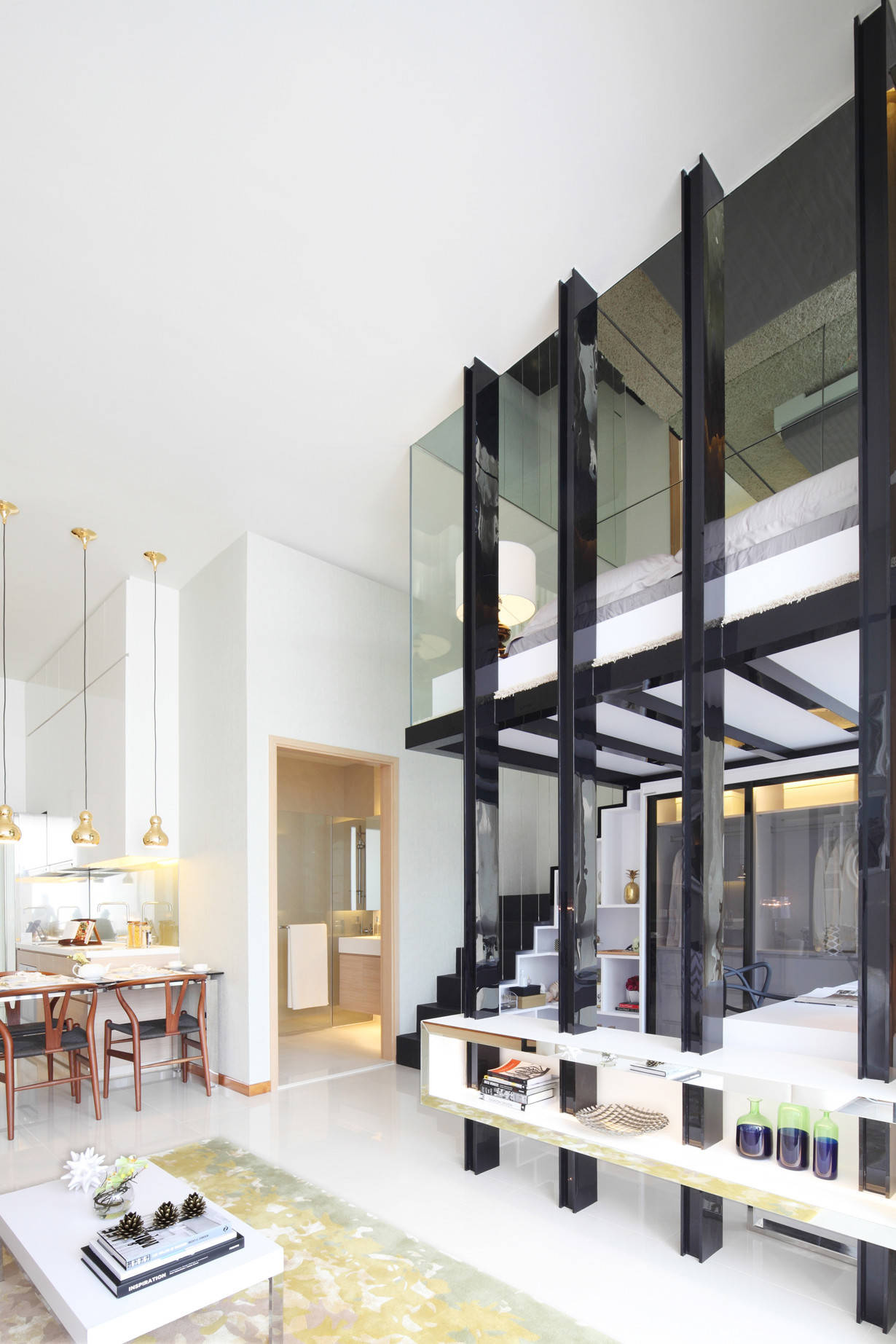 Houzz Сингапур: Спальня в стиле лофт со стеклянной стеной