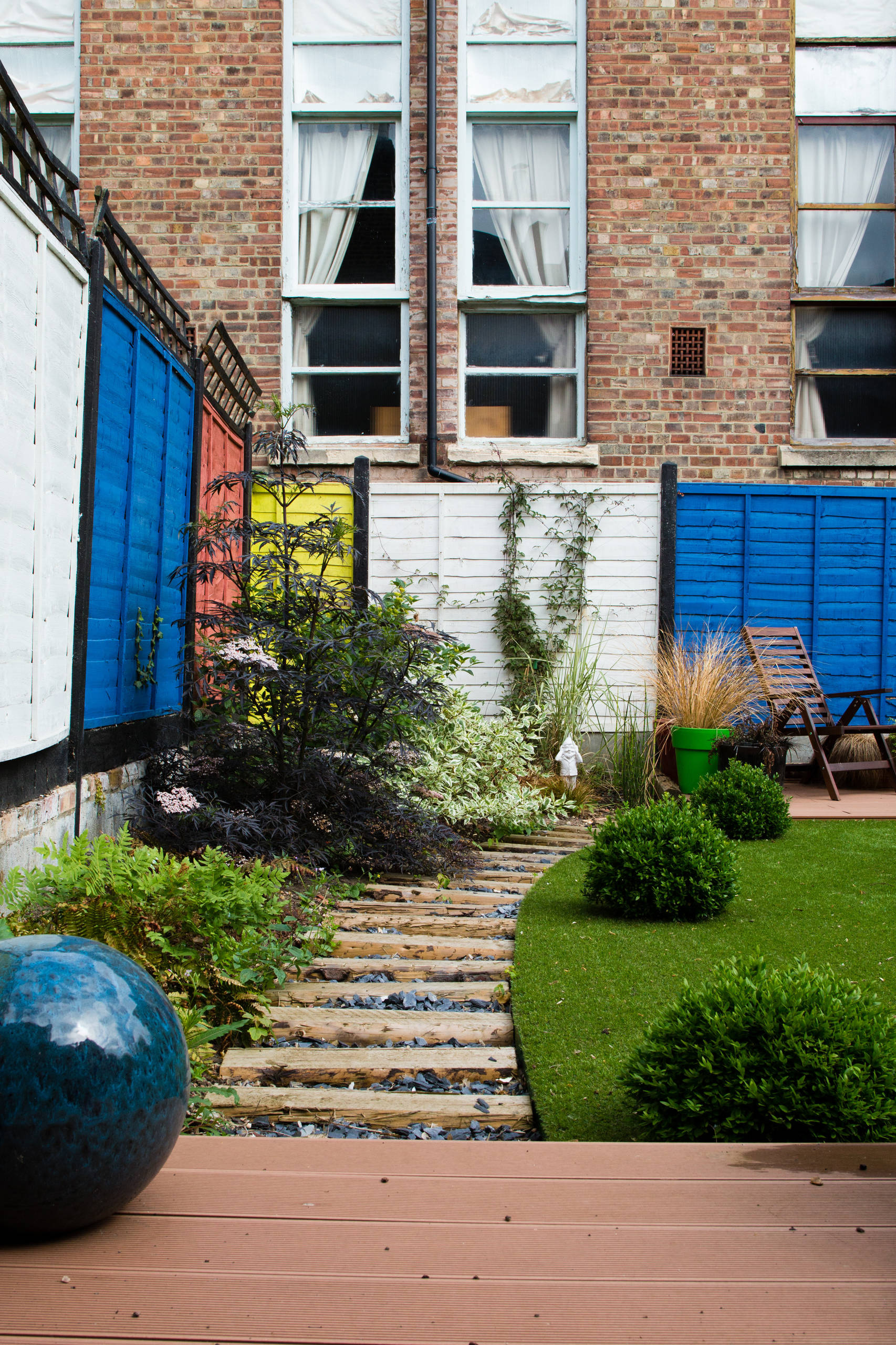 Срисовано с оригинала: Интерьер по мотивам картин Мондриана