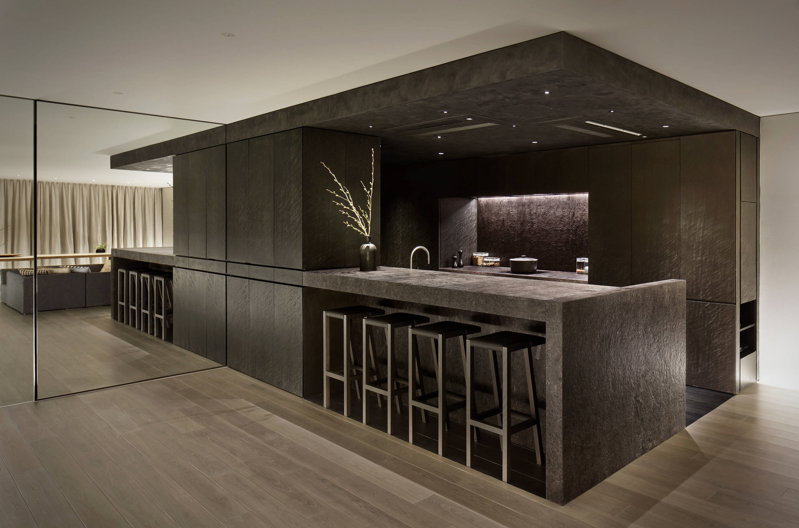 Houzz Япония: Похвала тени в одной токийской квартире