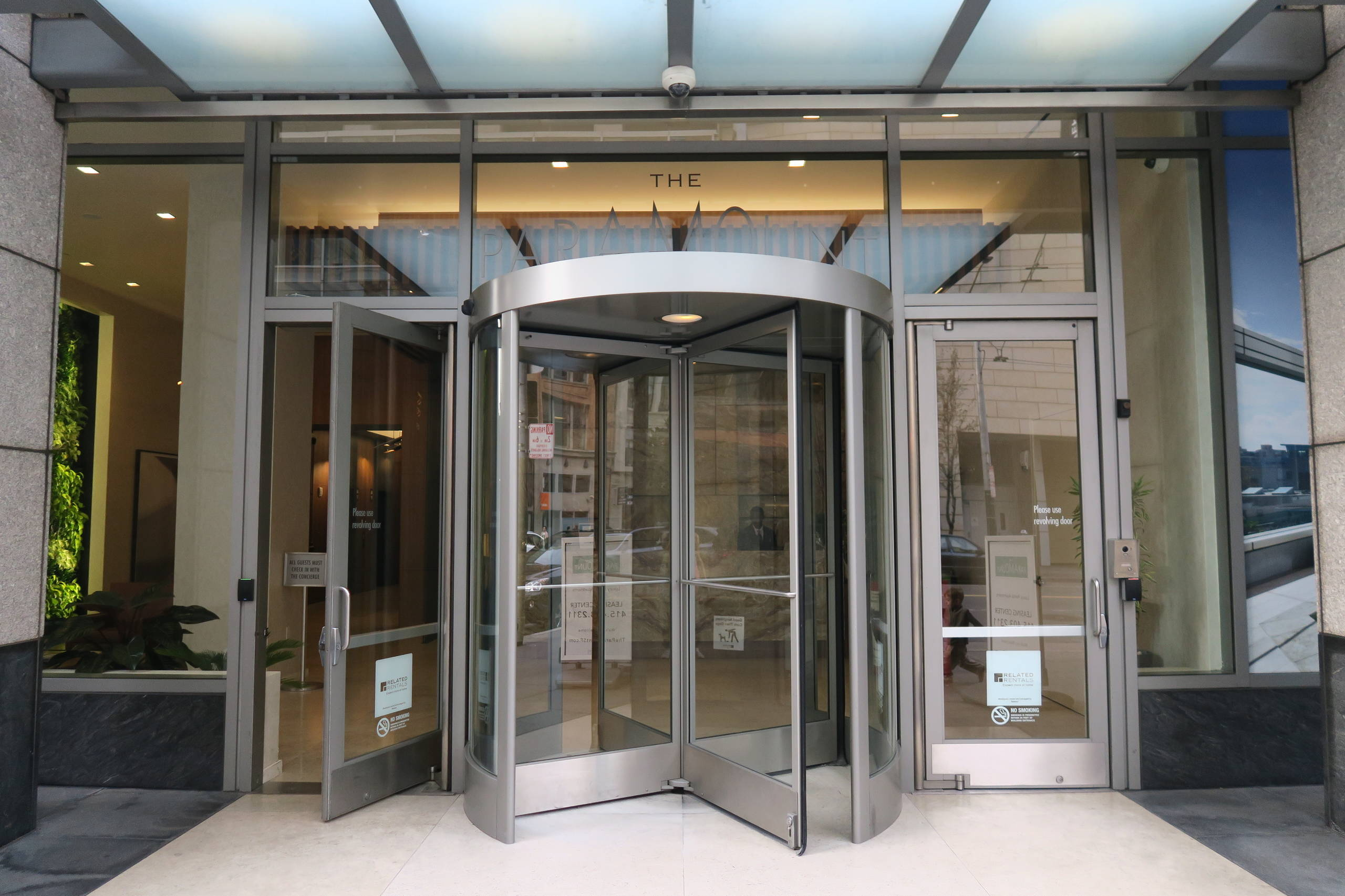 Личный опыт: Небоскреб в США, из которого нет нужды выходить