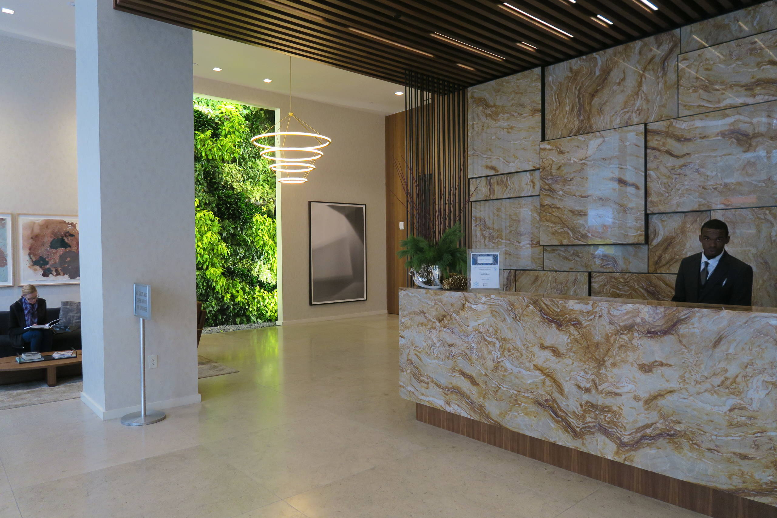 Личный опыт: Небоскреб в США, из которого нет нужды выходить