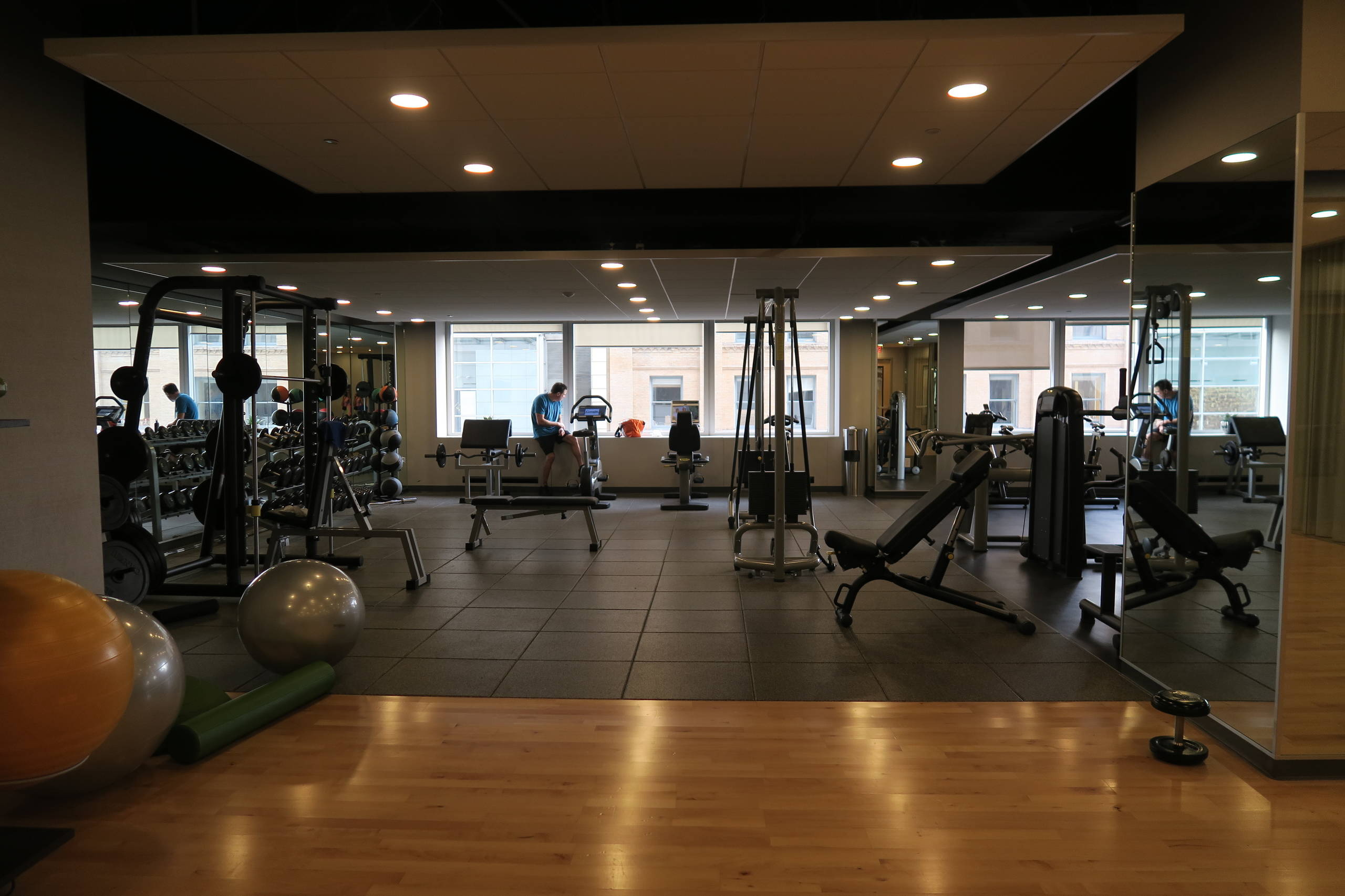 Личный опыт: Небоскреб в США, из которого нет нужды выходить