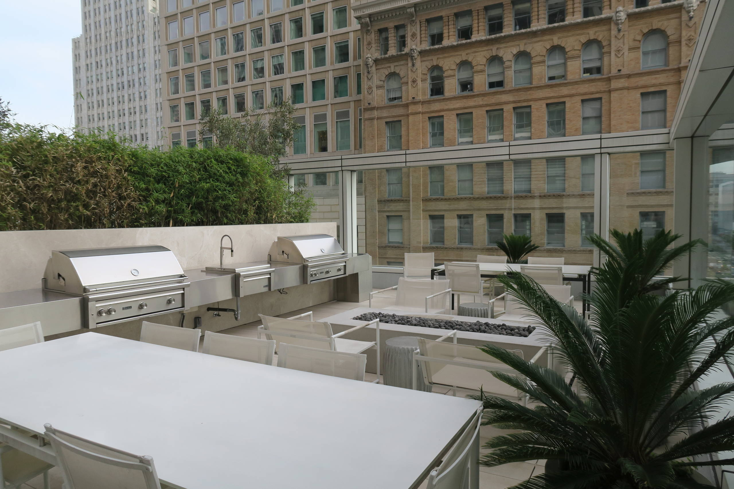 Личный опыт: Небоскреб в США, из которого нет нужды выходить