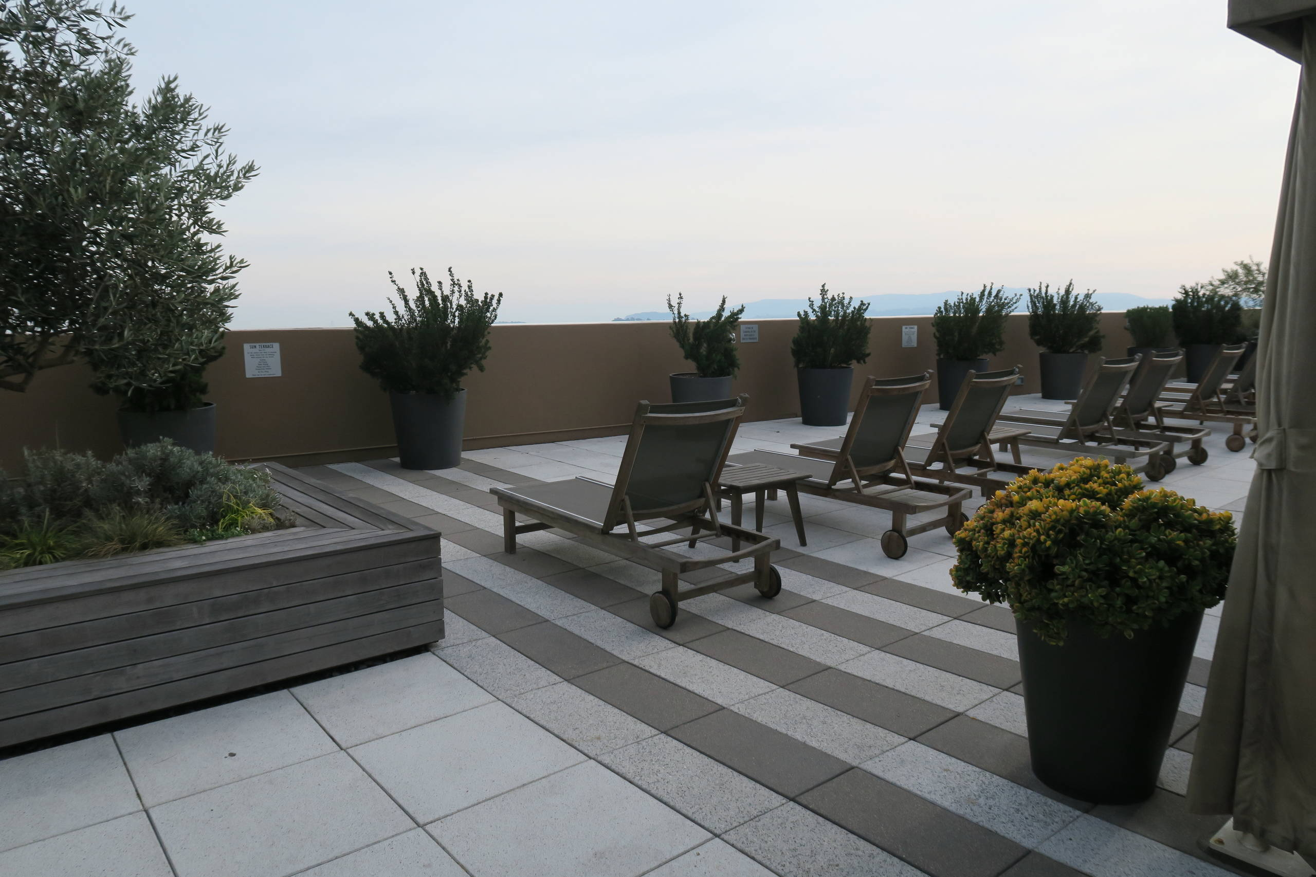 Личный опыт: Небоскреб в США, из которого нет нужды выходить