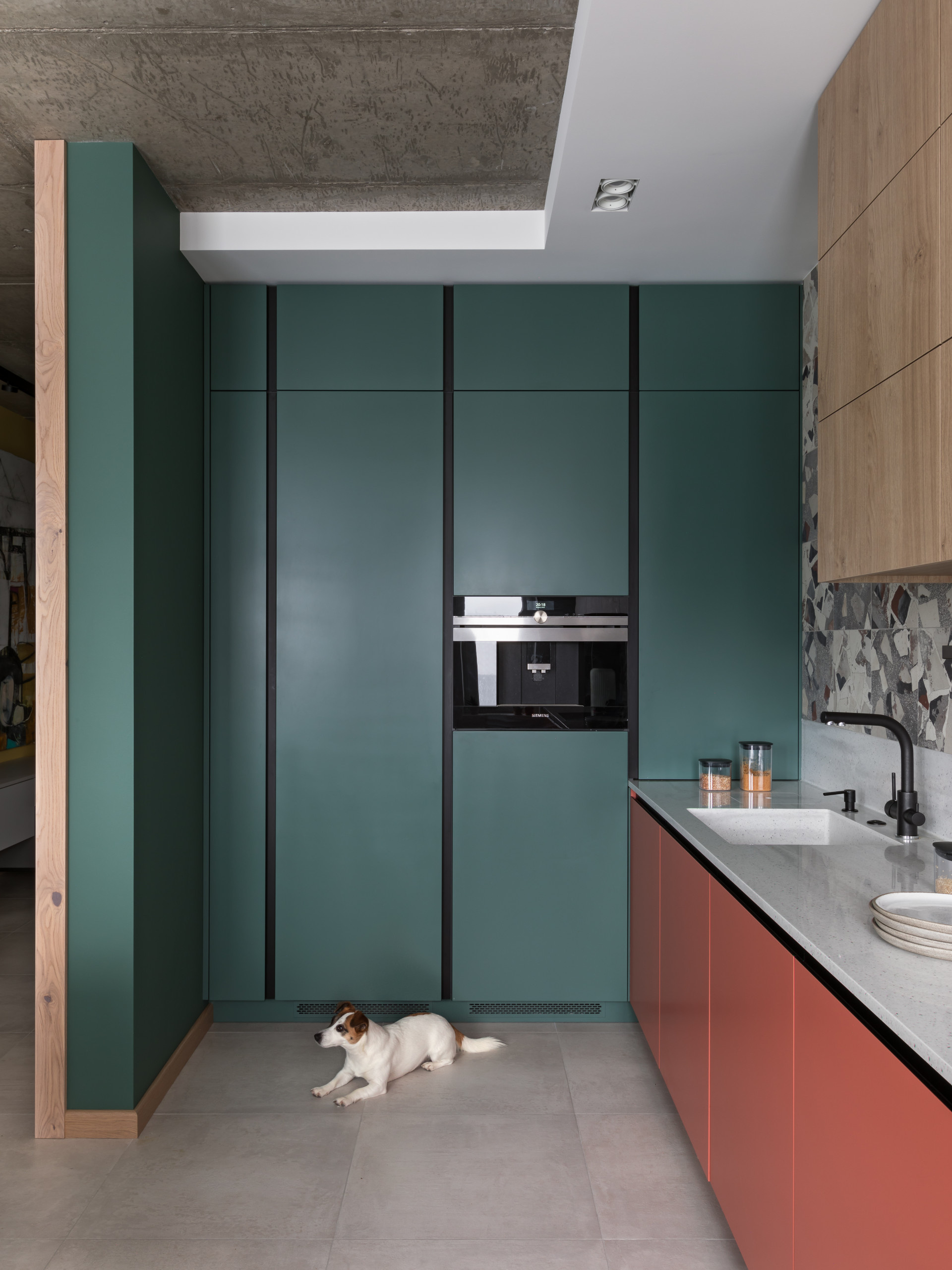 В гостях: Минимализм с акцентами на живопись