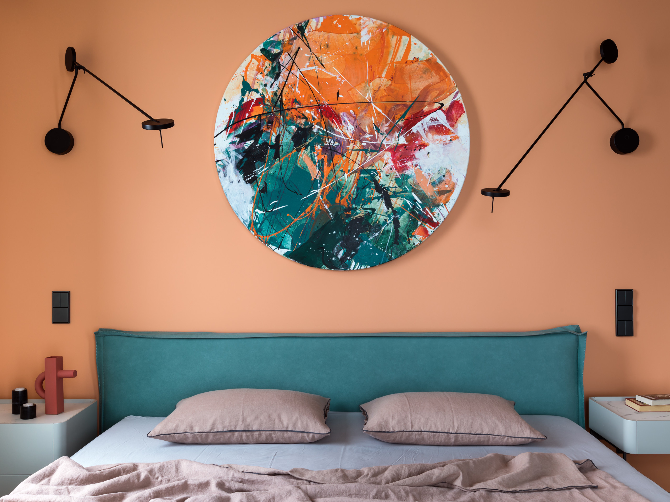 В гостях: Минимализм с акцентами на живопись