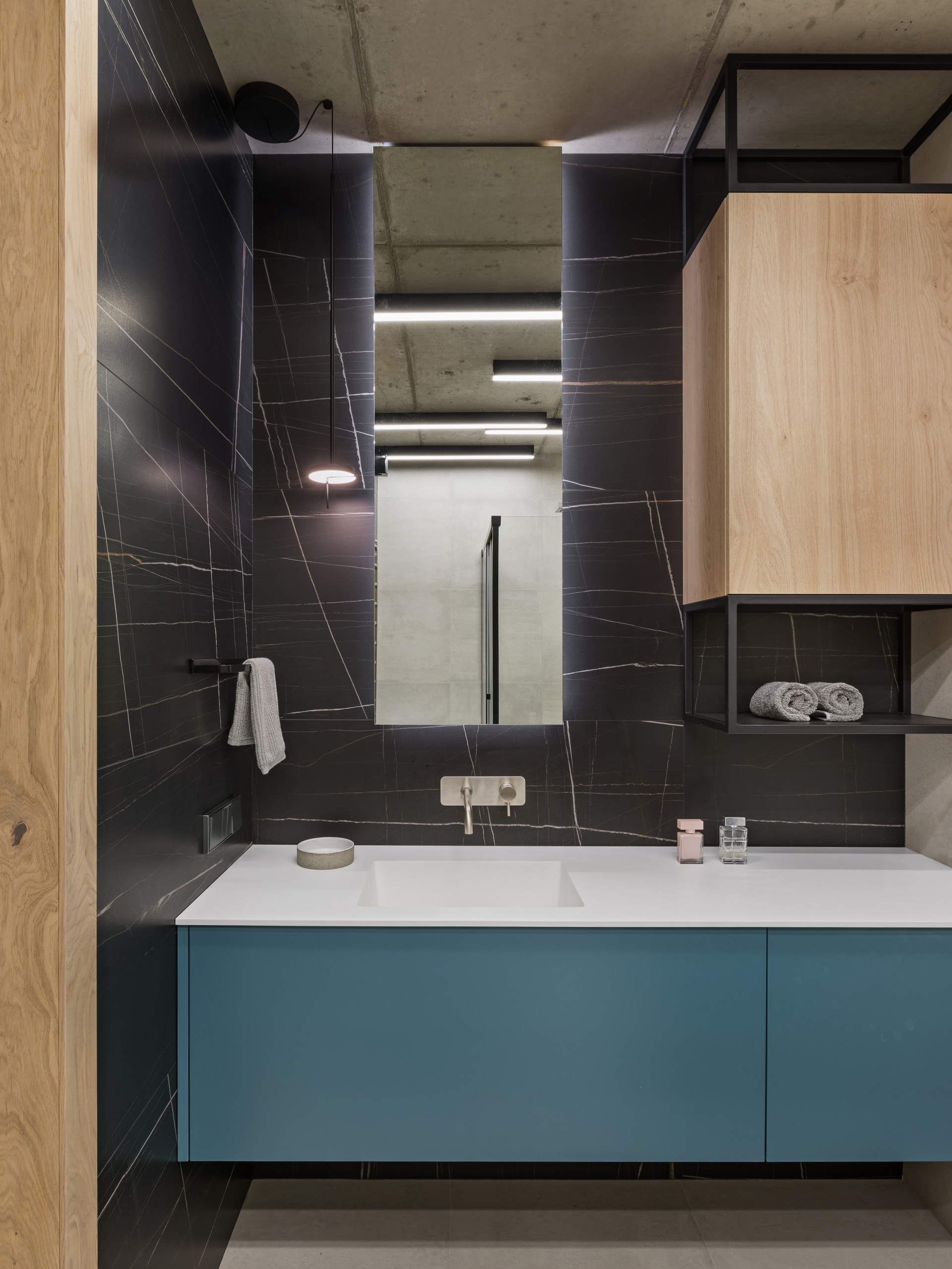 В гостях: Минимализм с акцентами на живопись