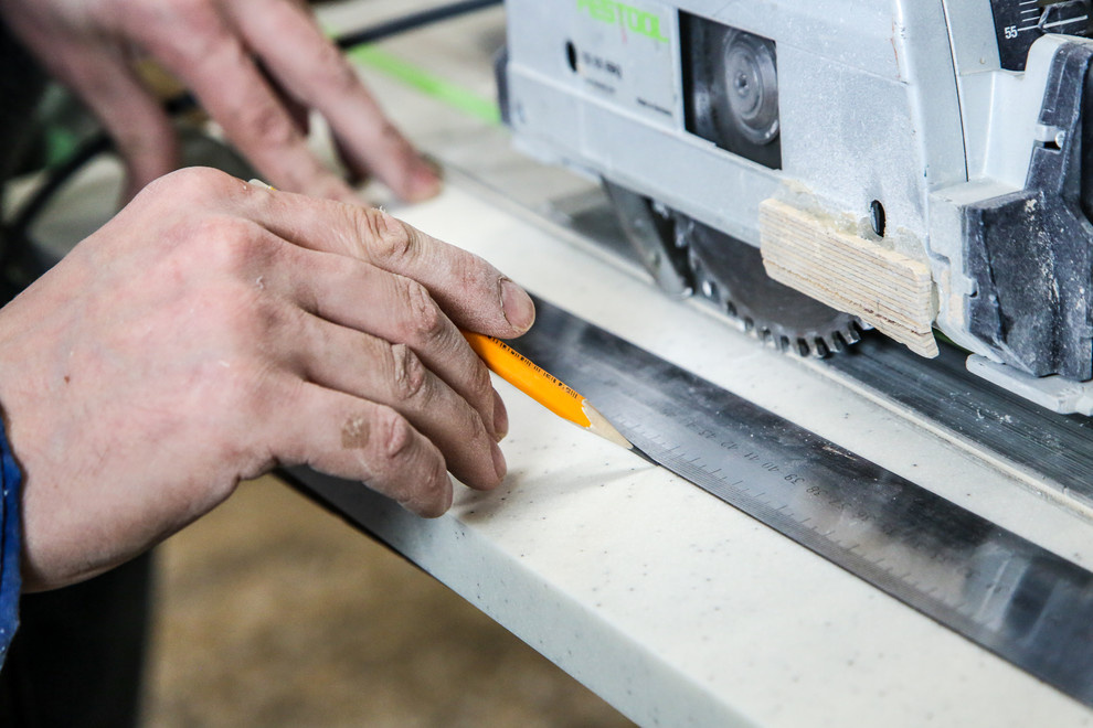 Материалы: Как изготавливают и устанавливают акриловые столешницы