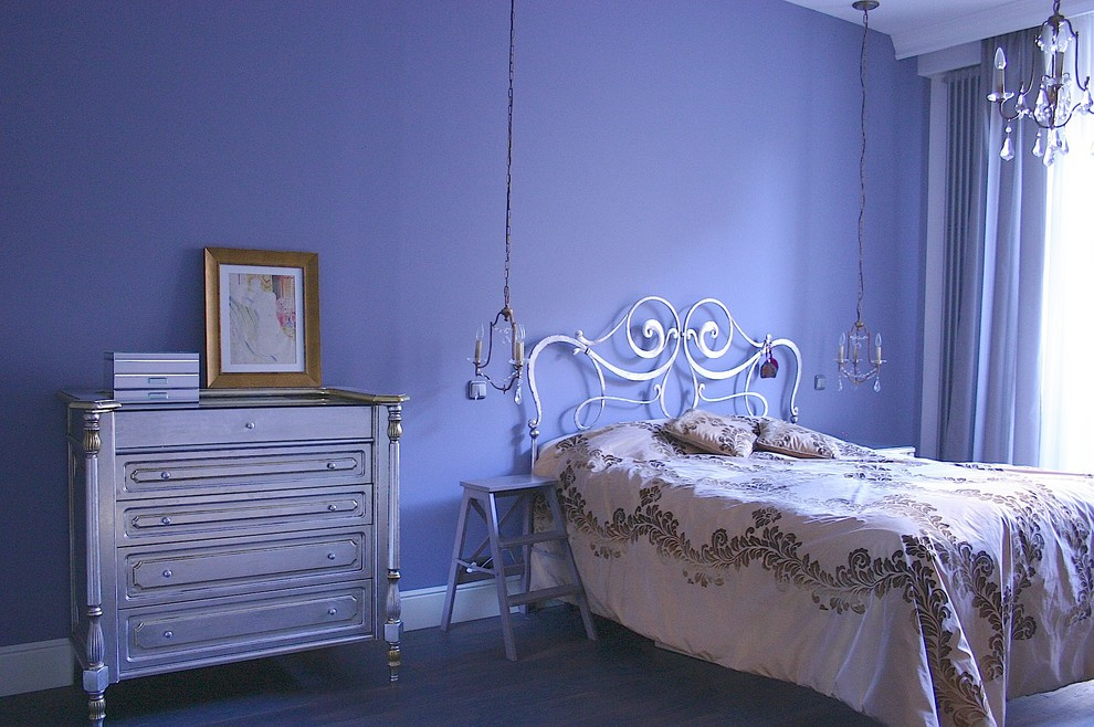 Houzz тур: Серебристая мебель на фоне бетонных стен