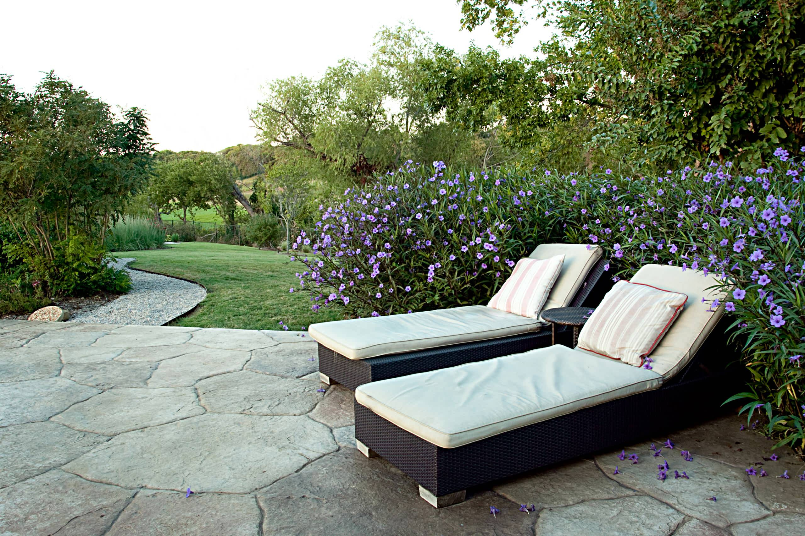 Цветы на даче: 9 стратегий дизайна клумбы