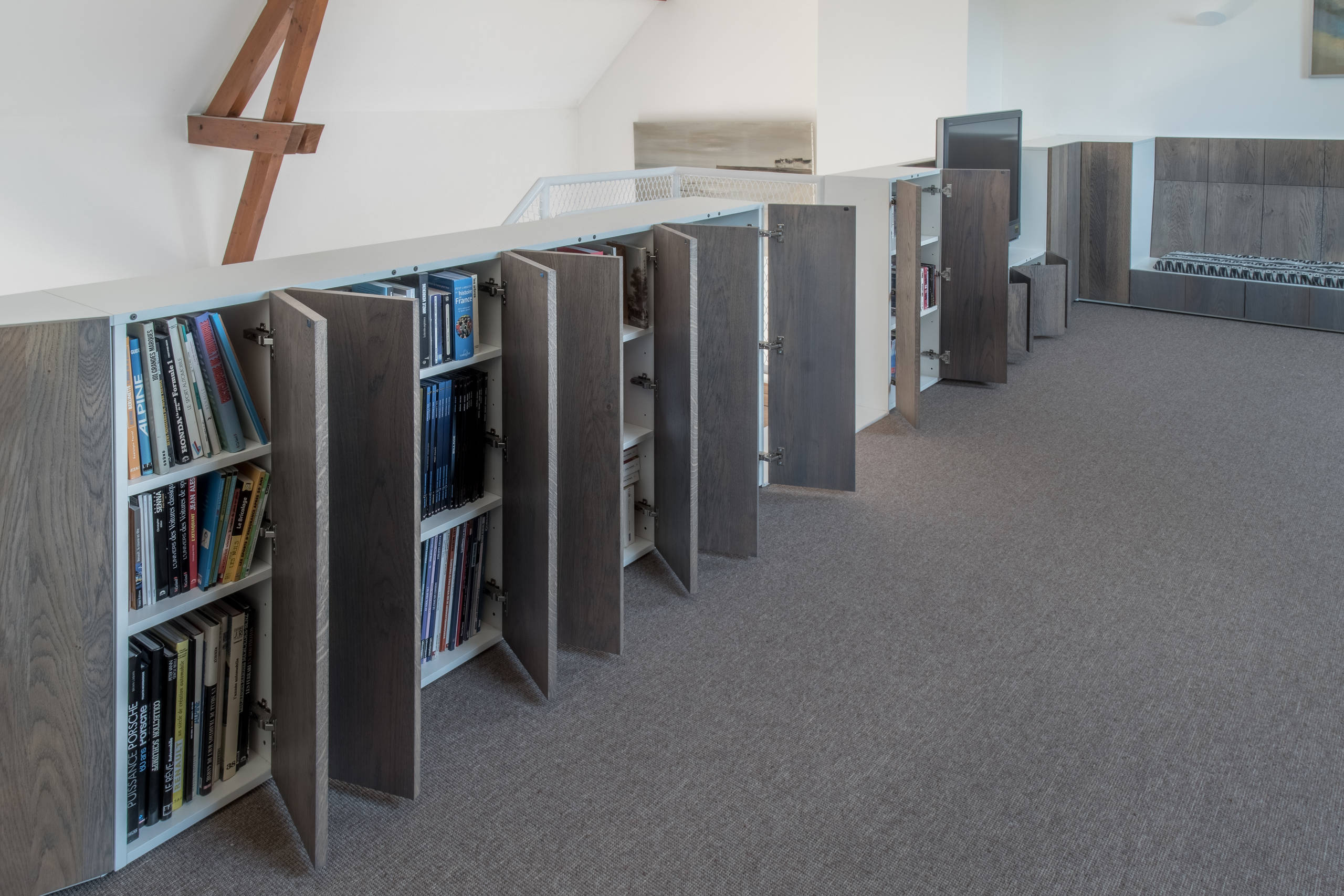 Ящики, где их не ждешь: 13 лайфхаков для скрытого хранения