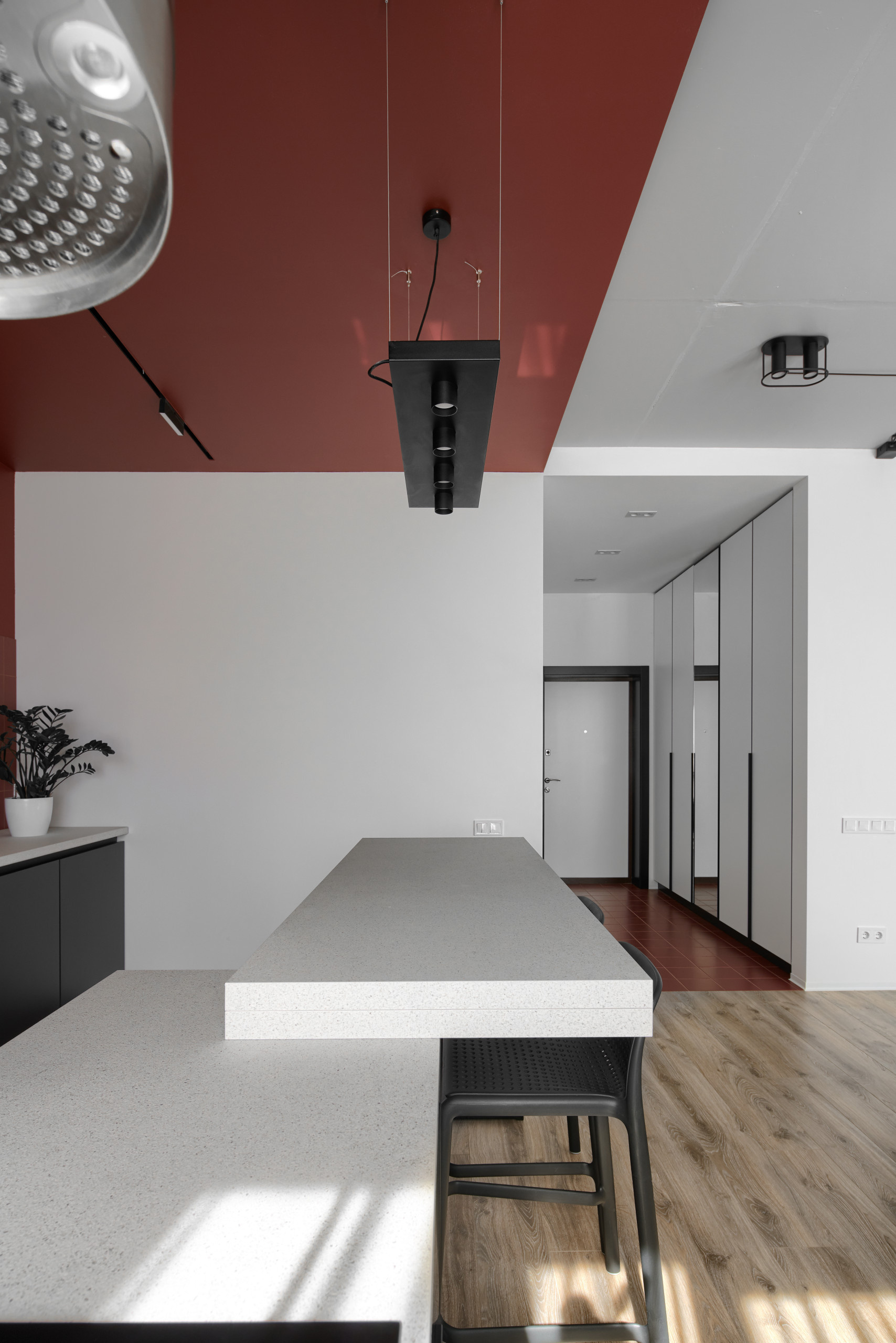 Houzz Украина: 52 кв.м — квартира в оттенках бордо и терракоты