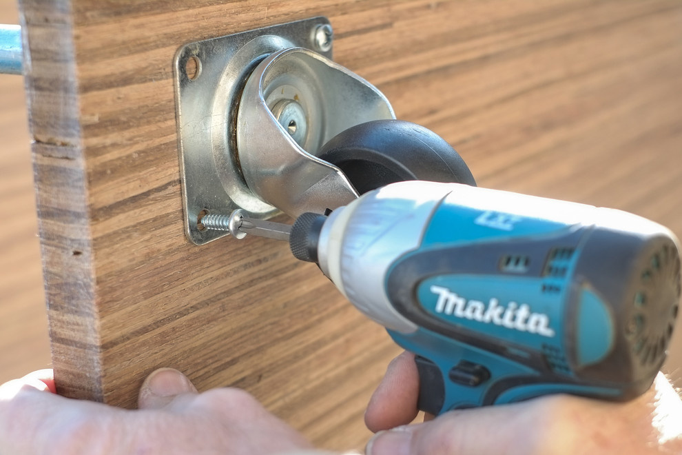 Своими руками: 10 идей, как сделать полки для гаража