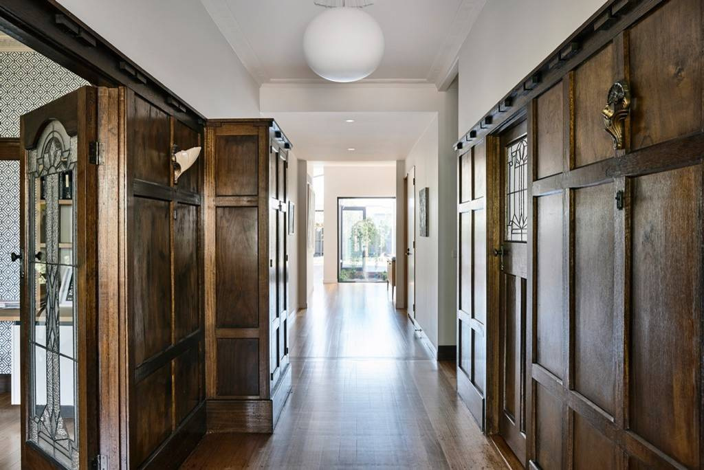 Houzz Австралия: Дом 1940-х, с пристройкой из старых кирпичей