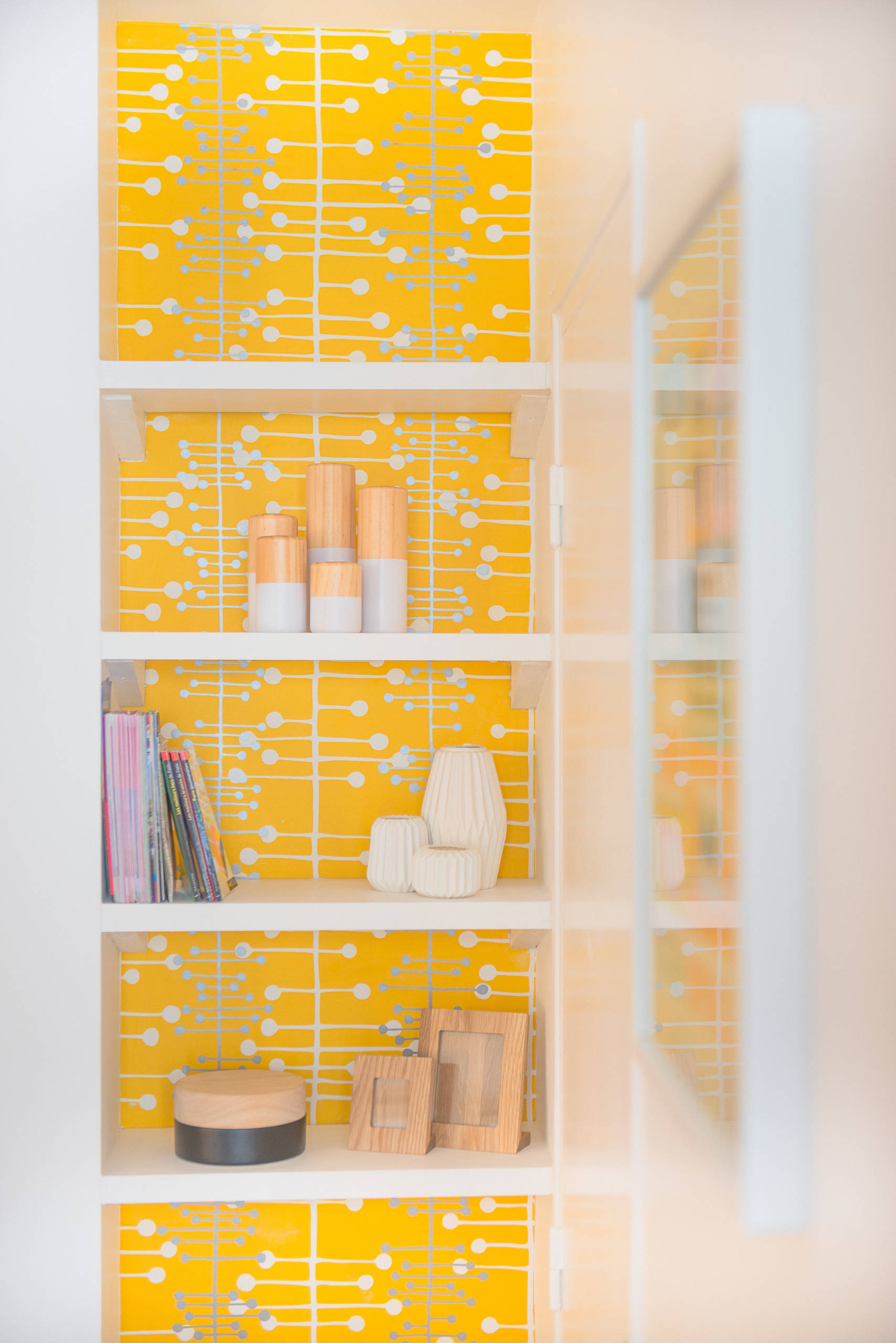 Houzz Франция: Цитрусовые стены парижской студии для гостей