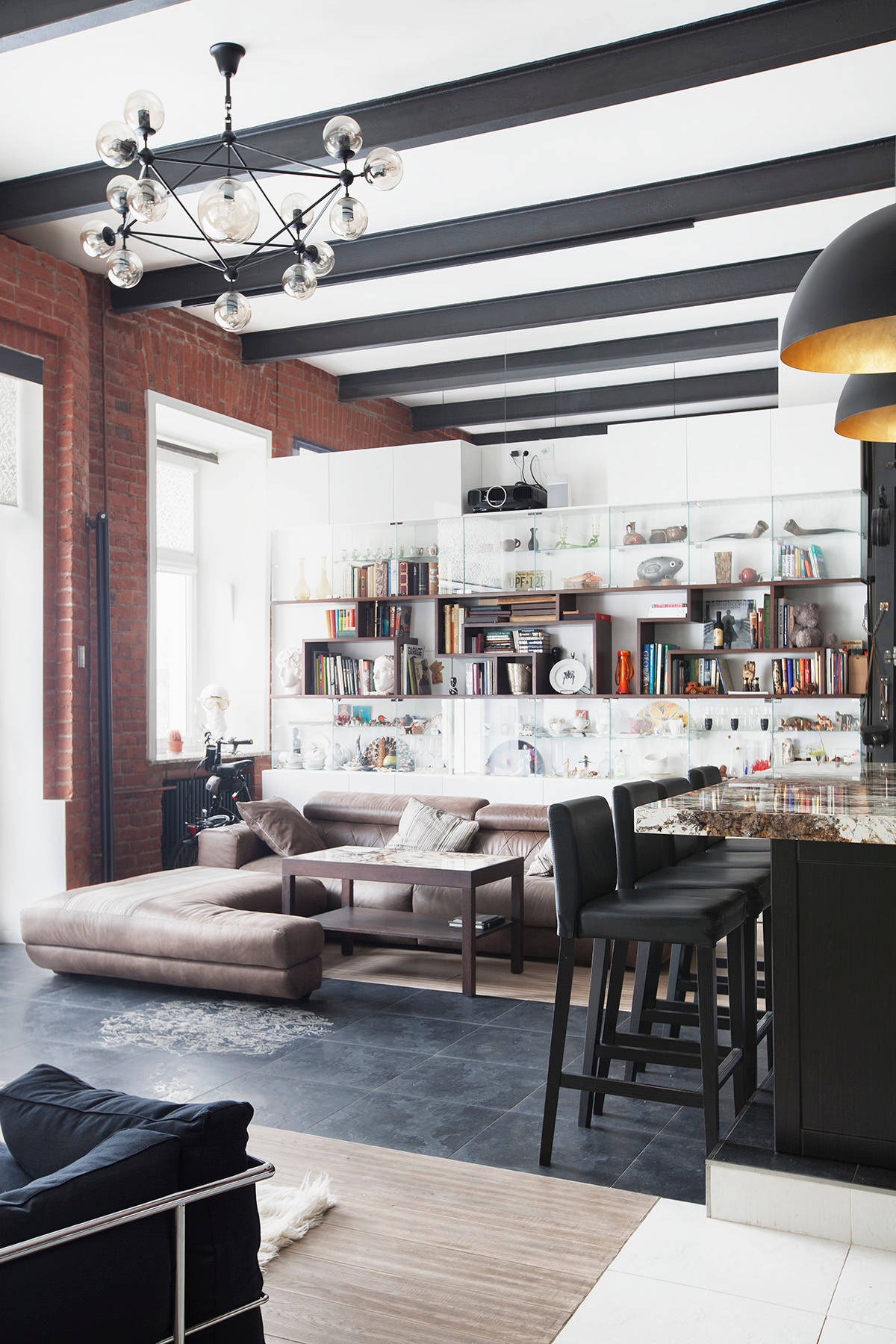 В гостях: Индустриальный шик и уважение к московскому модерну