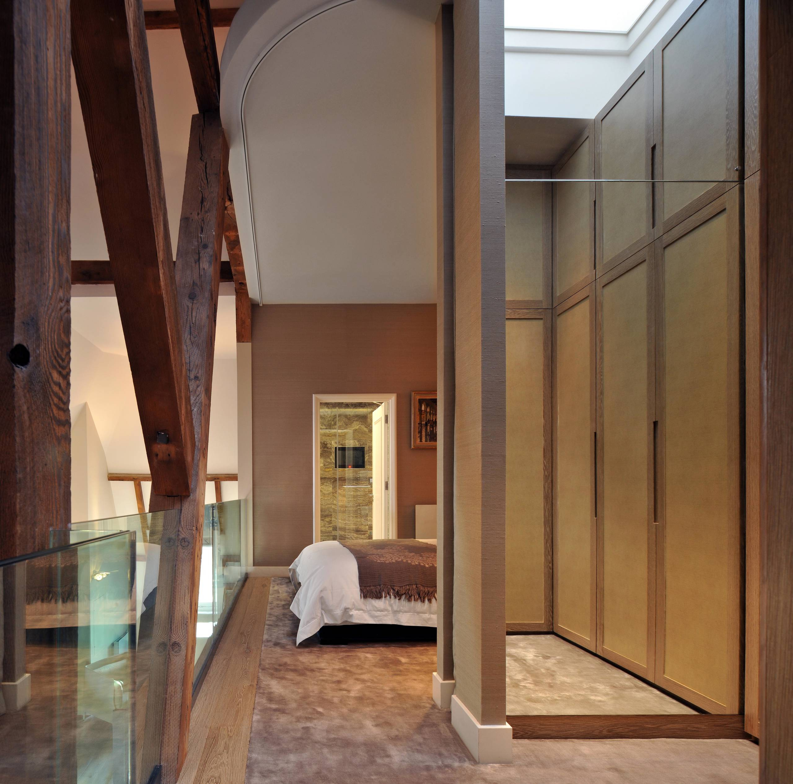 Houzz Британия: Пентхаус в неоготическом доме