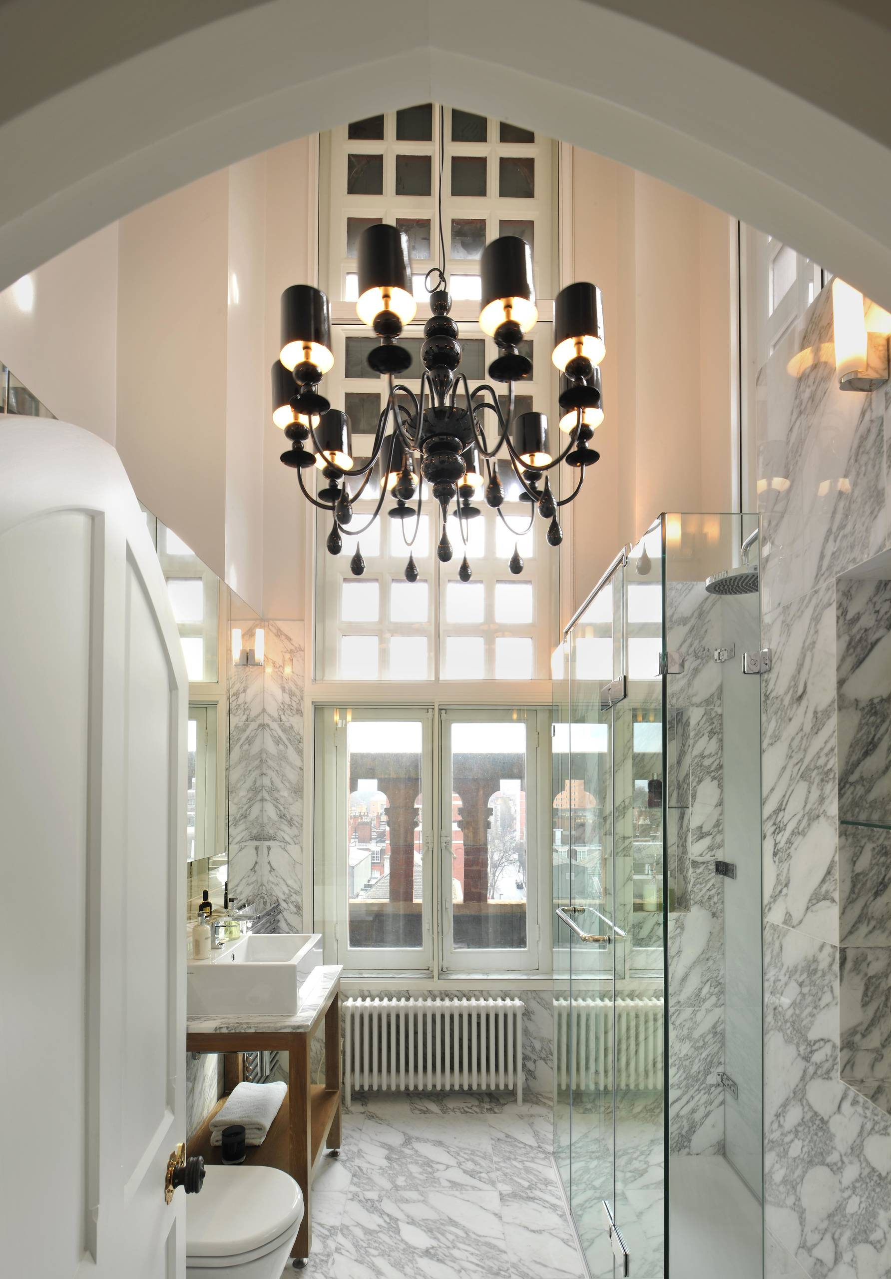 Houzz Британия: Пентхаус в неоготическом доме