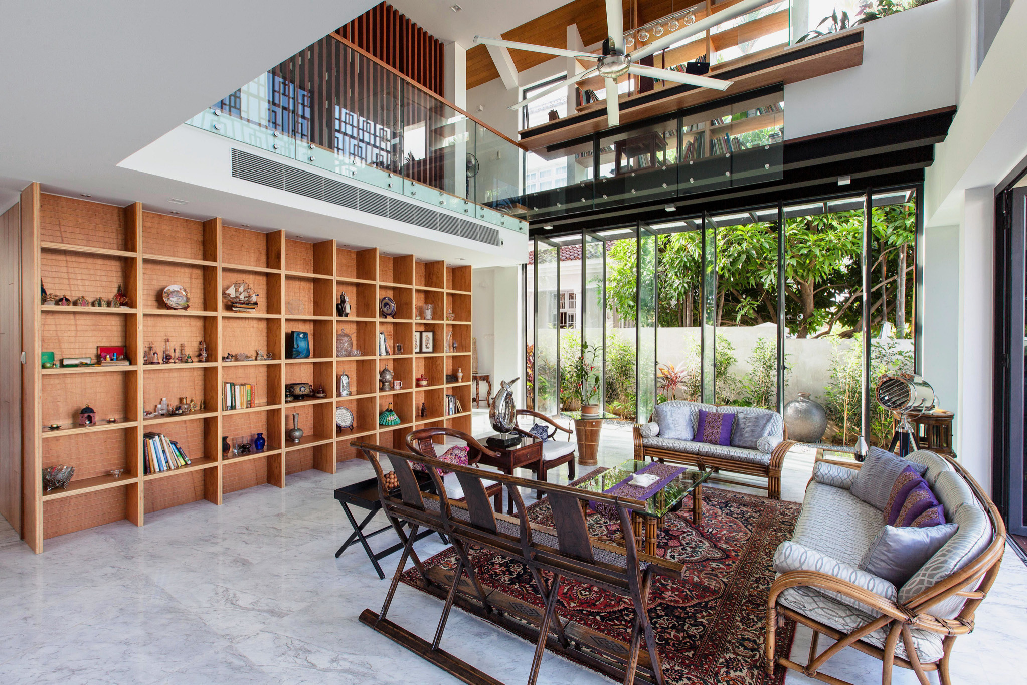 Houzz Сингапур: Бунгало с резным фасадом - ширмой