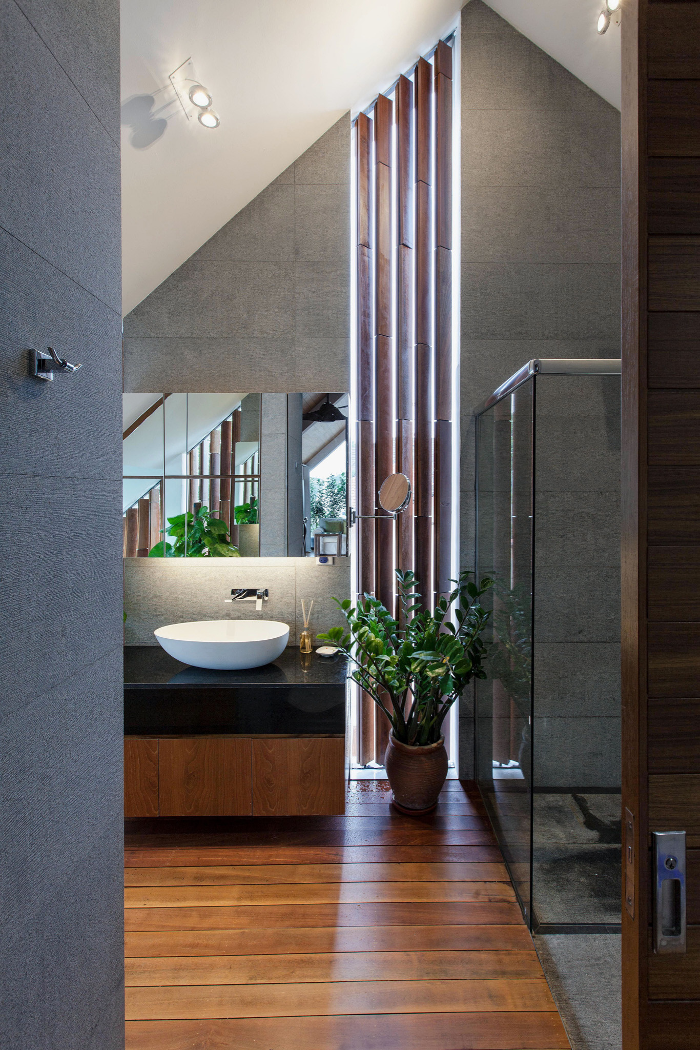 Houzz Сингапур: Бунгало с резным фасадом - ширмой