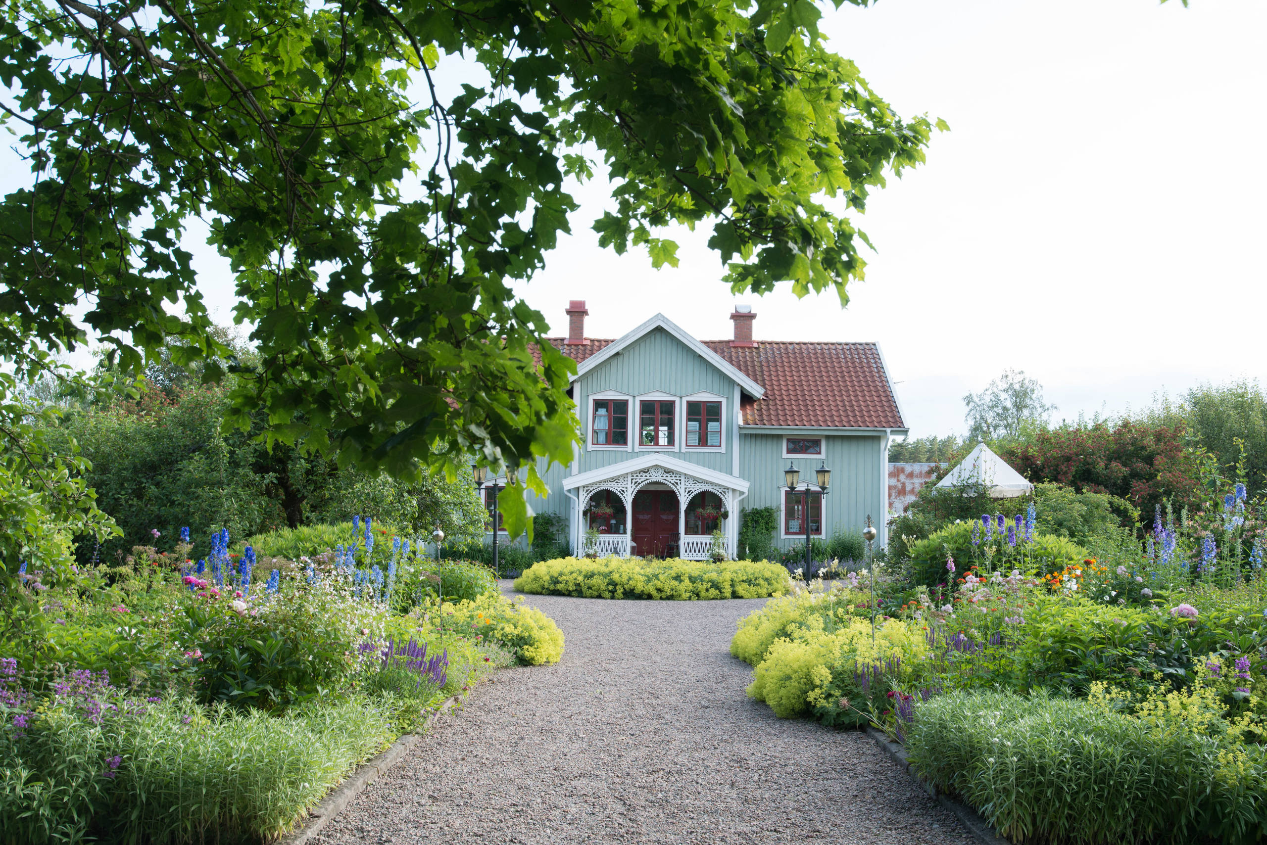 Houzz Швеция: Дом с белыми интерьерами и садом мечты