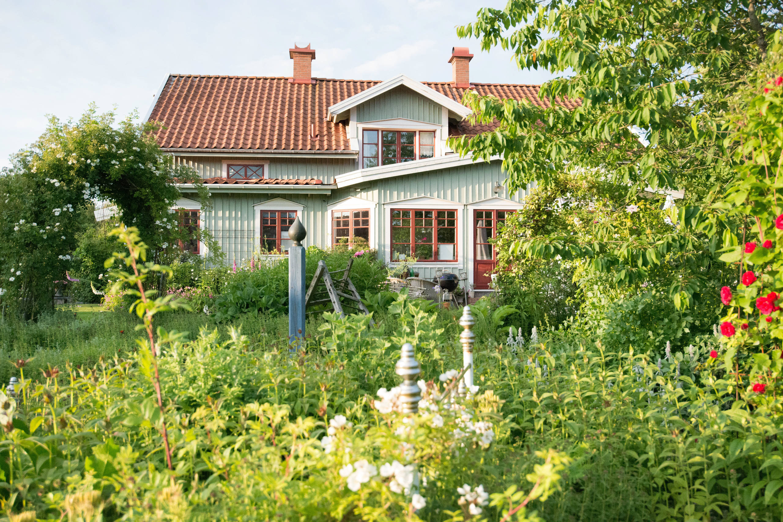 Houzz Швеция: Дом с белыми интерьерами и садом мечты