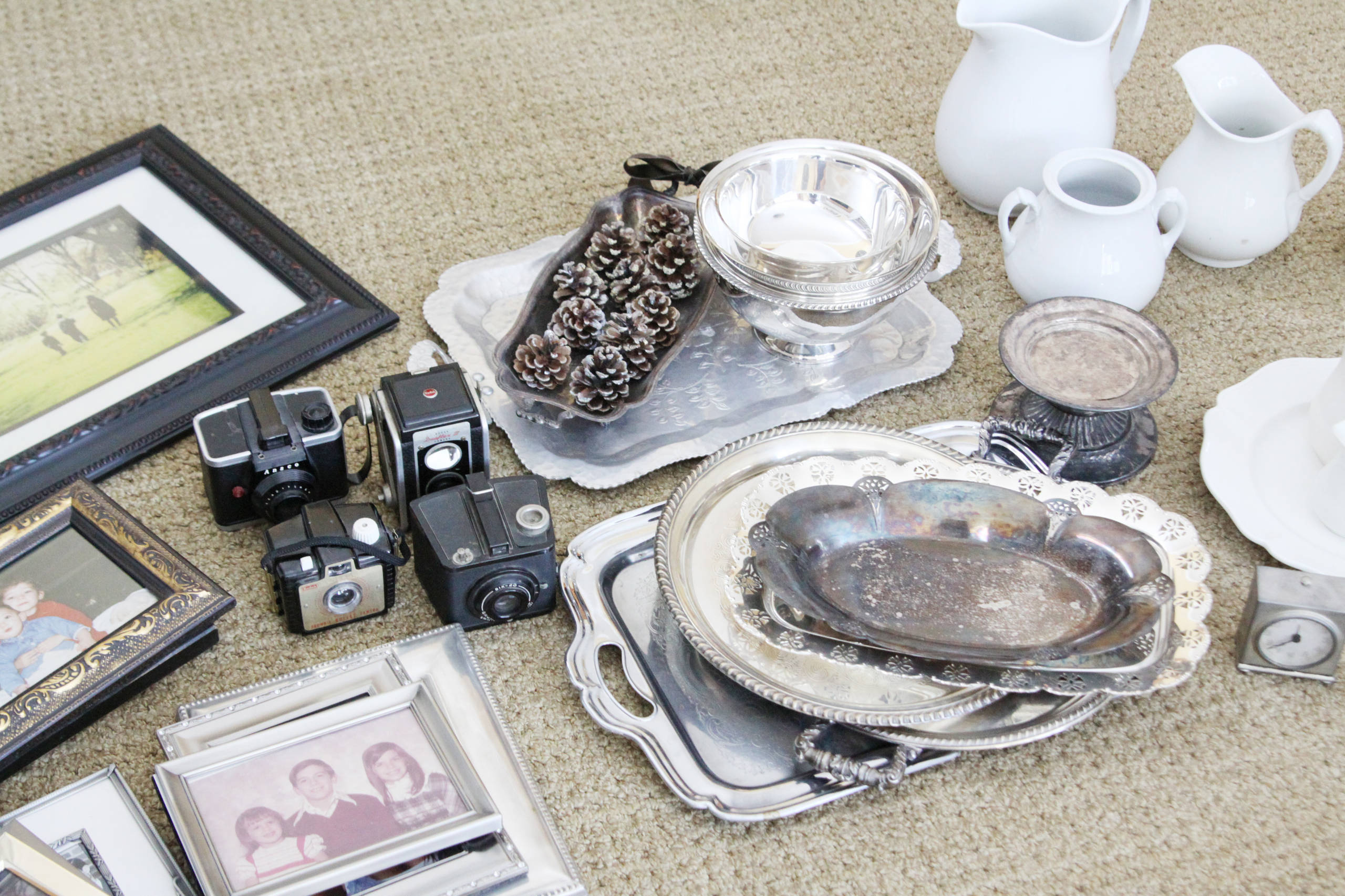 Что делать с мелким декором, если он грозит заполнить собой весь дом