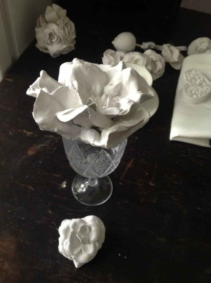 Своими руками: Гипсовые цветы для праздничной сервировки