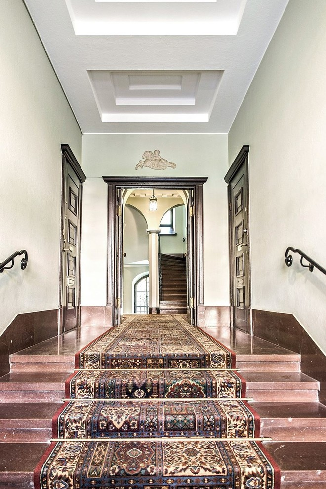 Фотоохота: 50 шведских подъездов — снаружи и изнутри