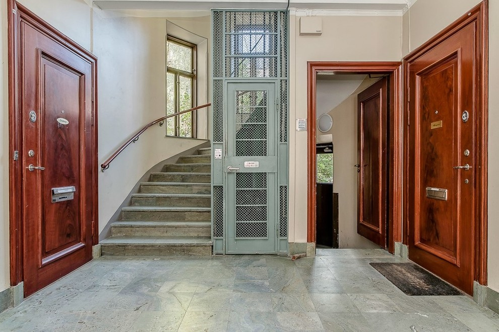 Фотоохота: 50 шведских подъездов — снаружи и изнутри