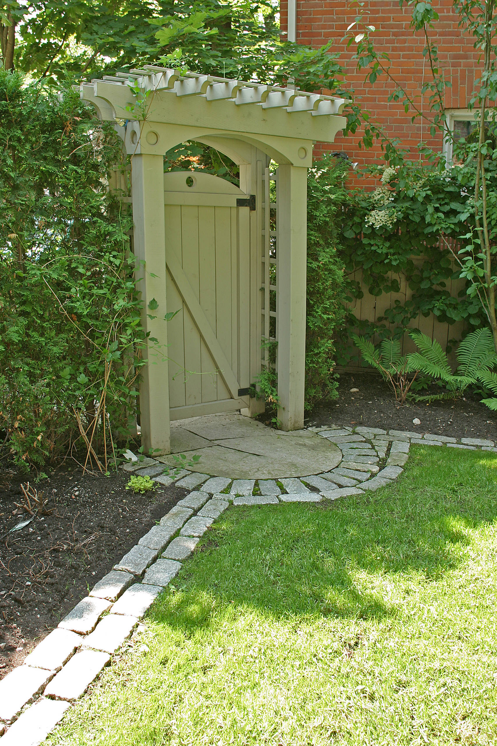 Фотоохота: 91 идея декора для калитки