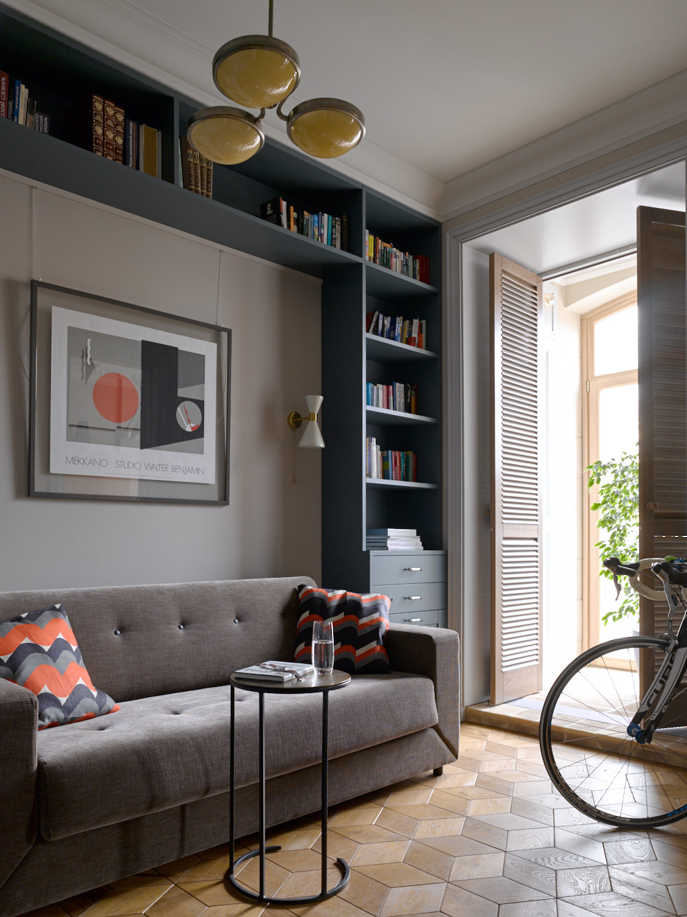 Houzz тур: Бывшая коммуналка с ванной на месте кухни