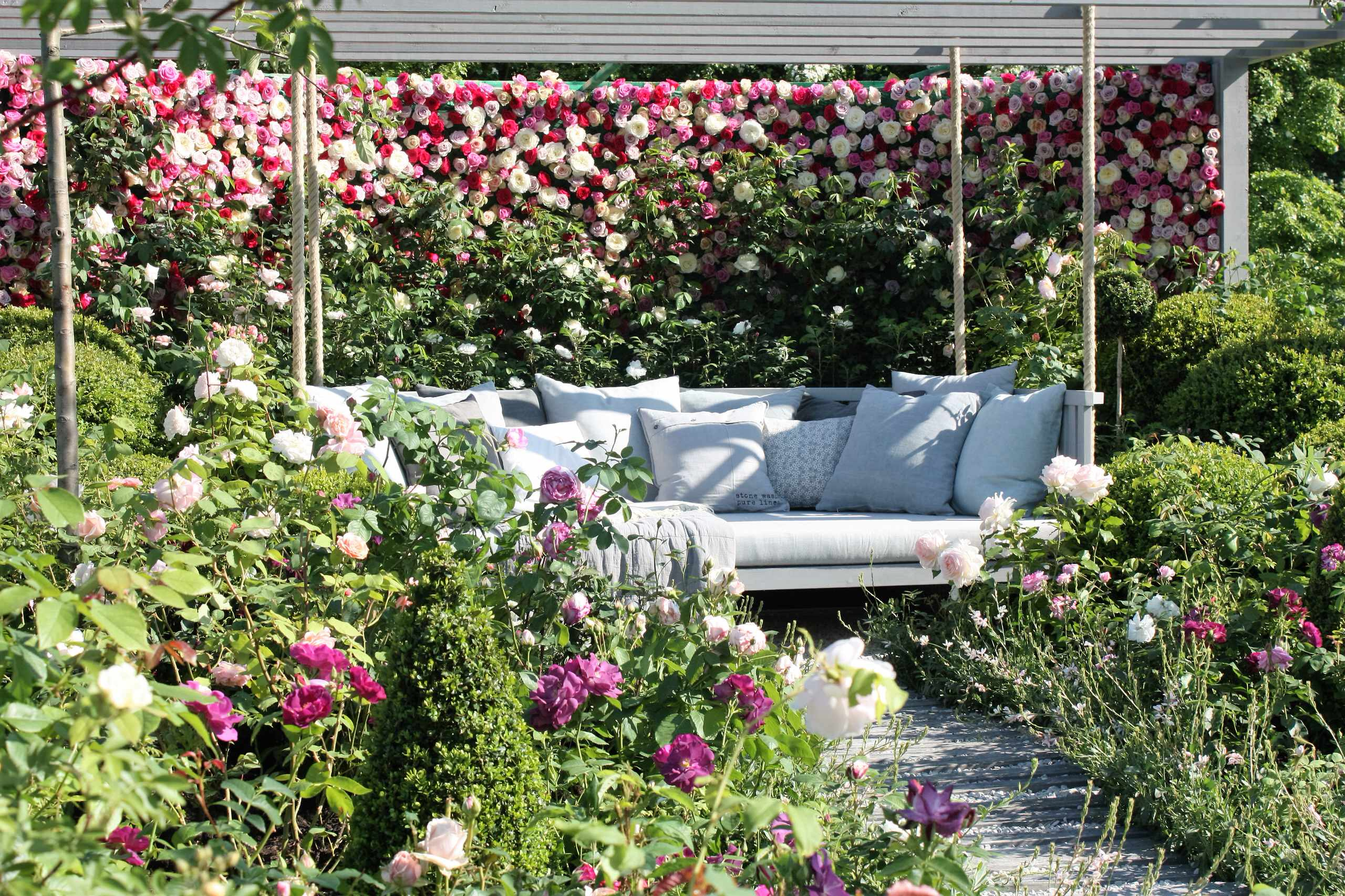 Фотоохота: Качели и гамаки в саду