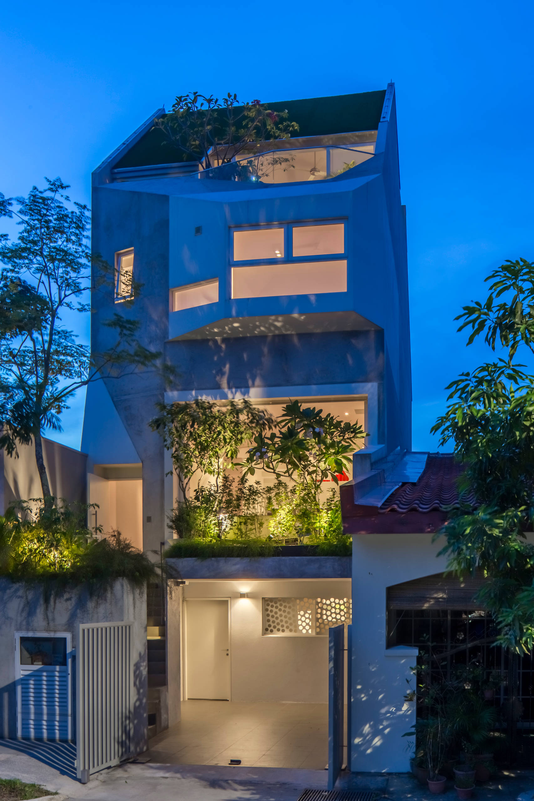 Houzz Сингапур: Дом с садом в Опера Эстейт