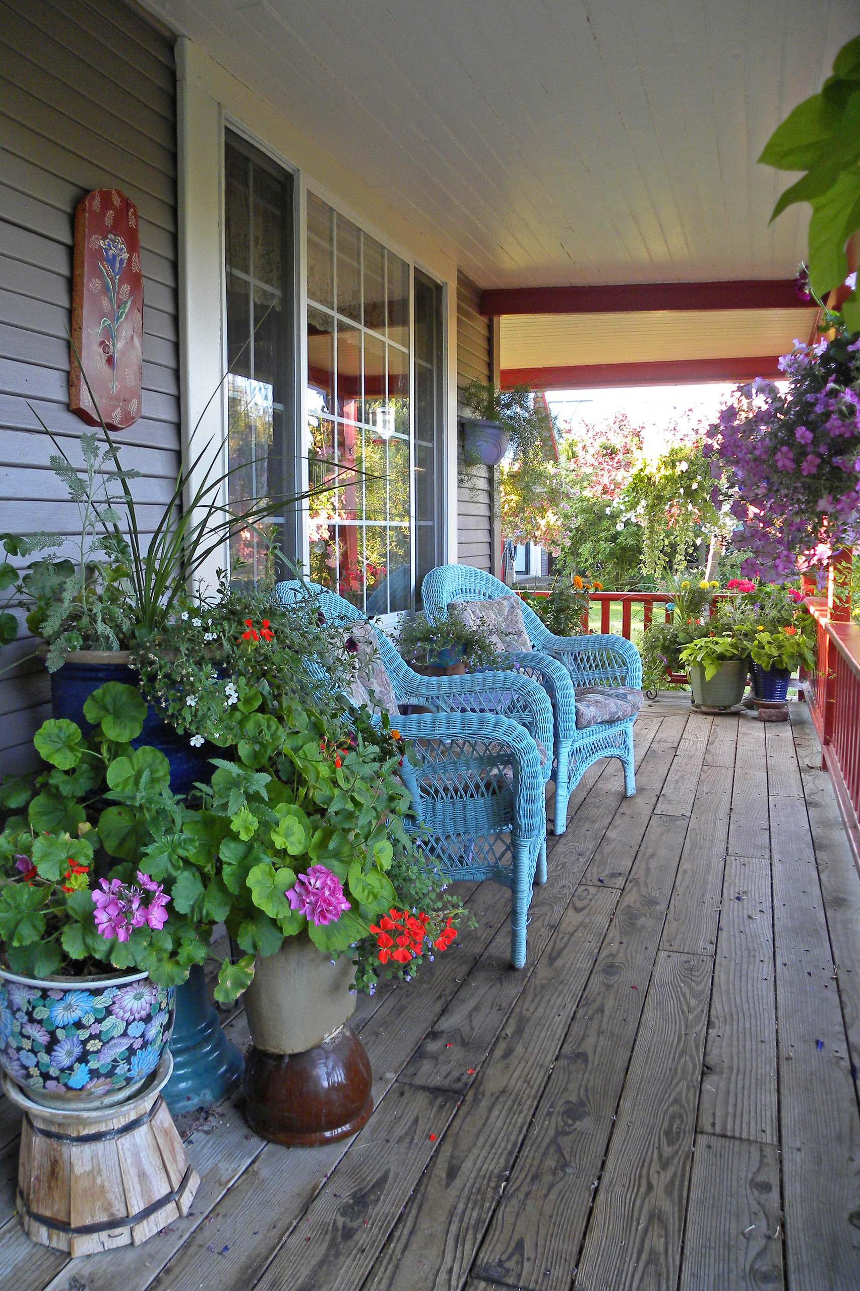 Хороший вопрос: Зачем дому крыльцо?