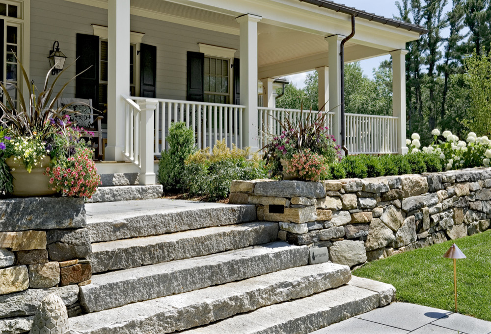 Хороший вопрос: Зачем дому крыльцо?