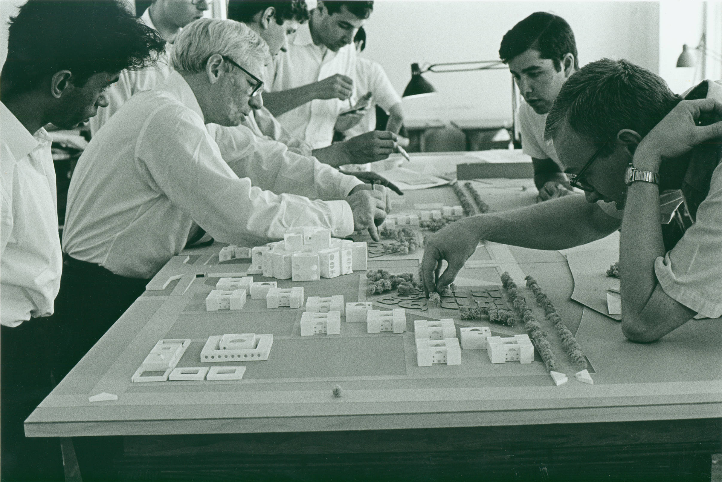 Архитектура: Модернист и архаист Луис Кан, 1901–1974