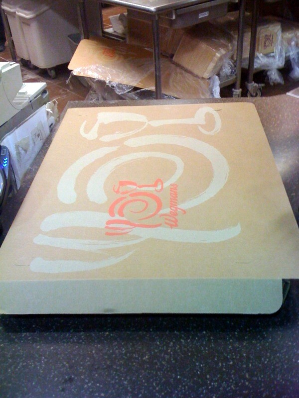 DIY: Рисуем на стене с помощью коробки от пиццы