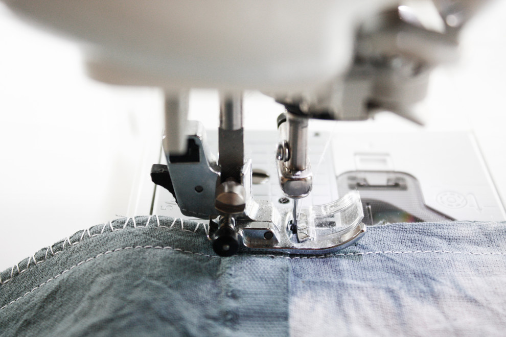 DIY: Подушки диванные в технике батик