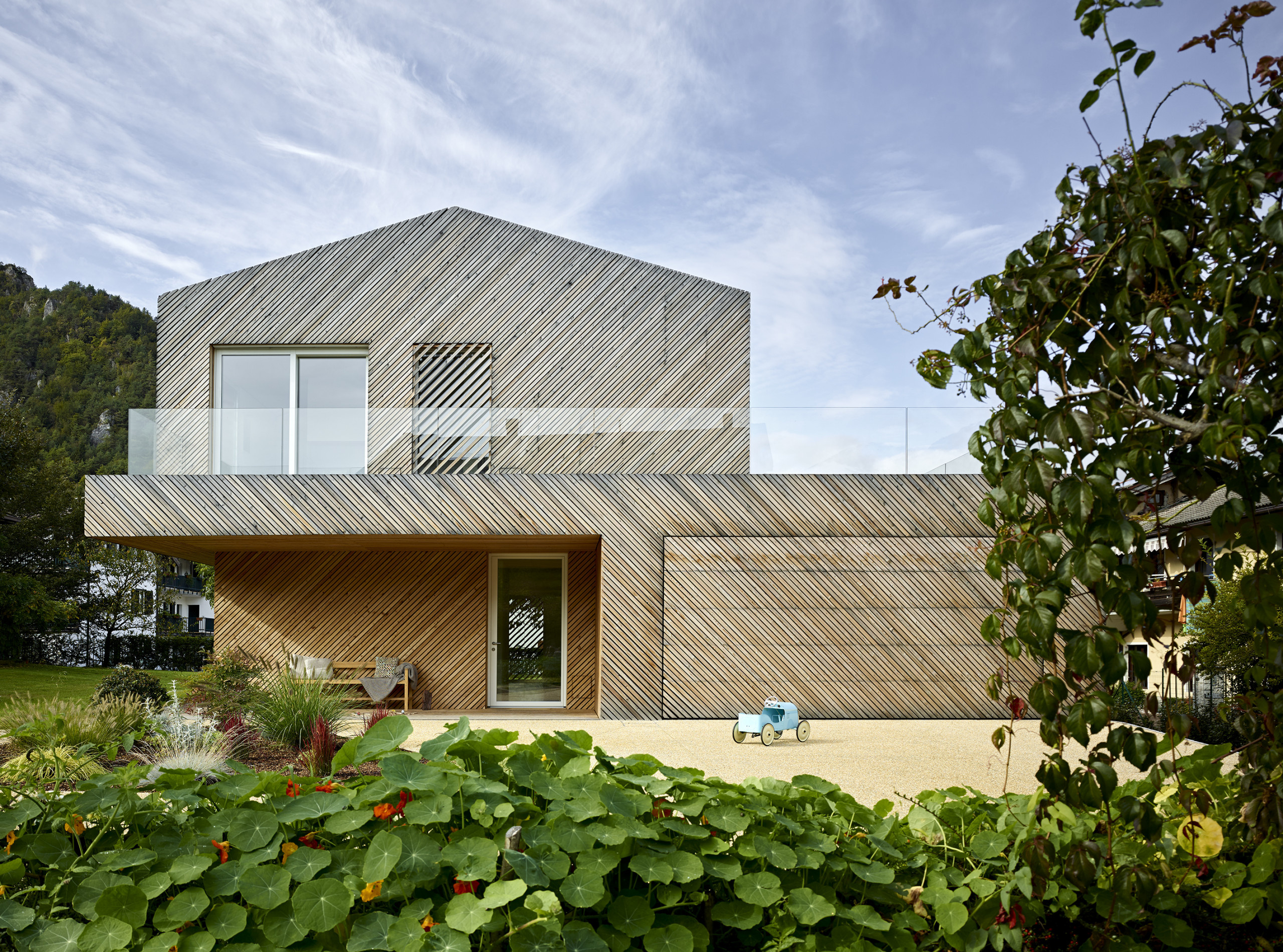 Houzz Италия: Энергоэффективный дом на участке для трех семей