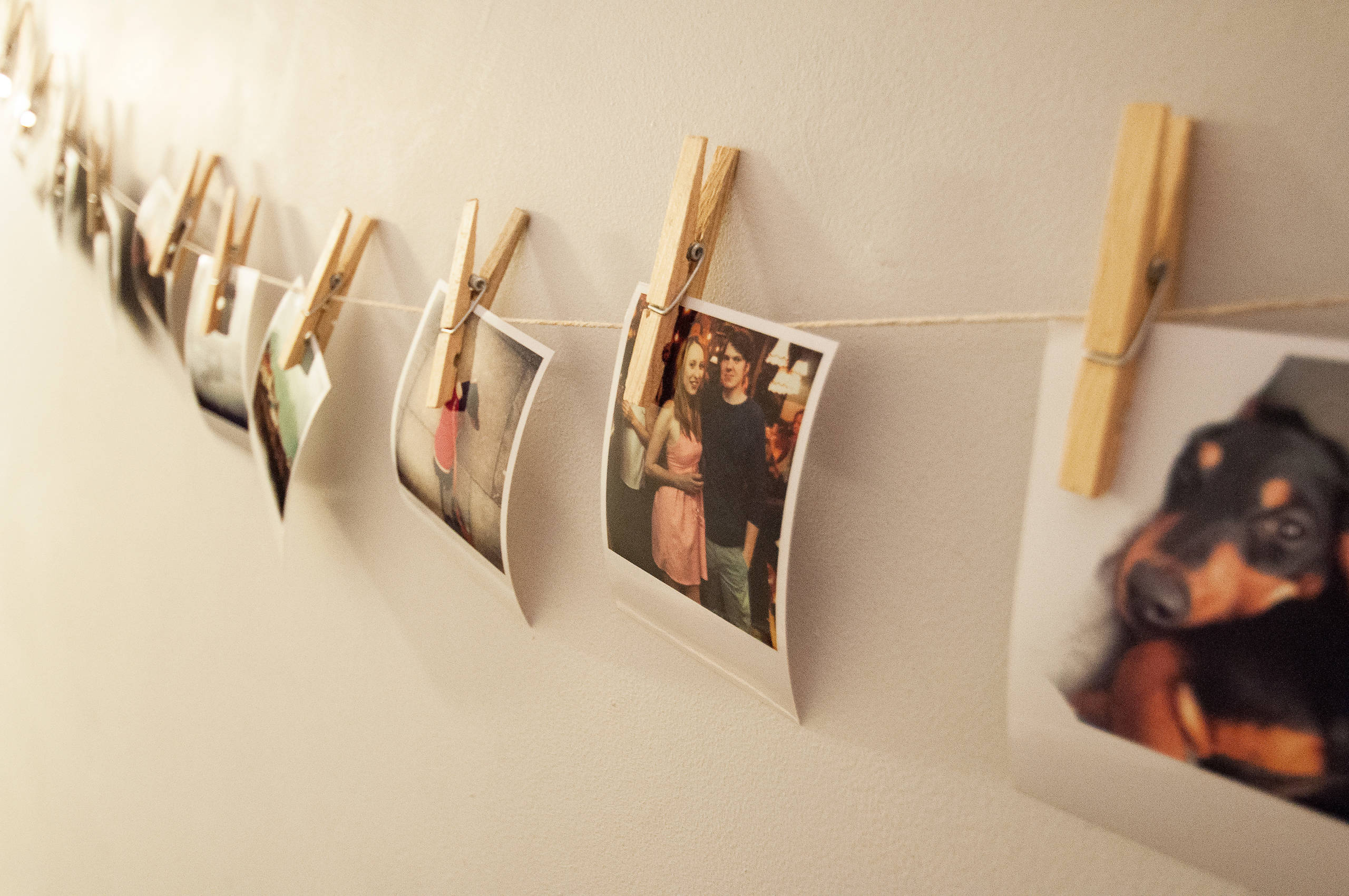 С мира по идее: 15 схем развески фото, которые отлично «работают»