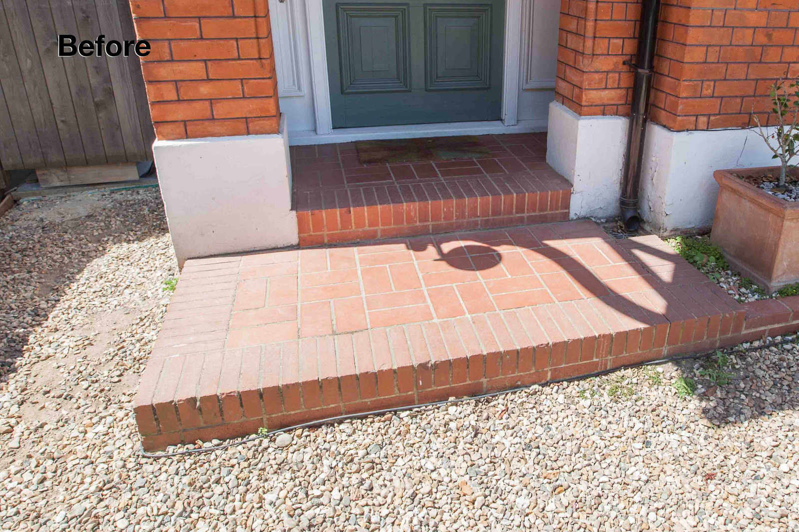 До и после: Крошечный сад при таунхаусе