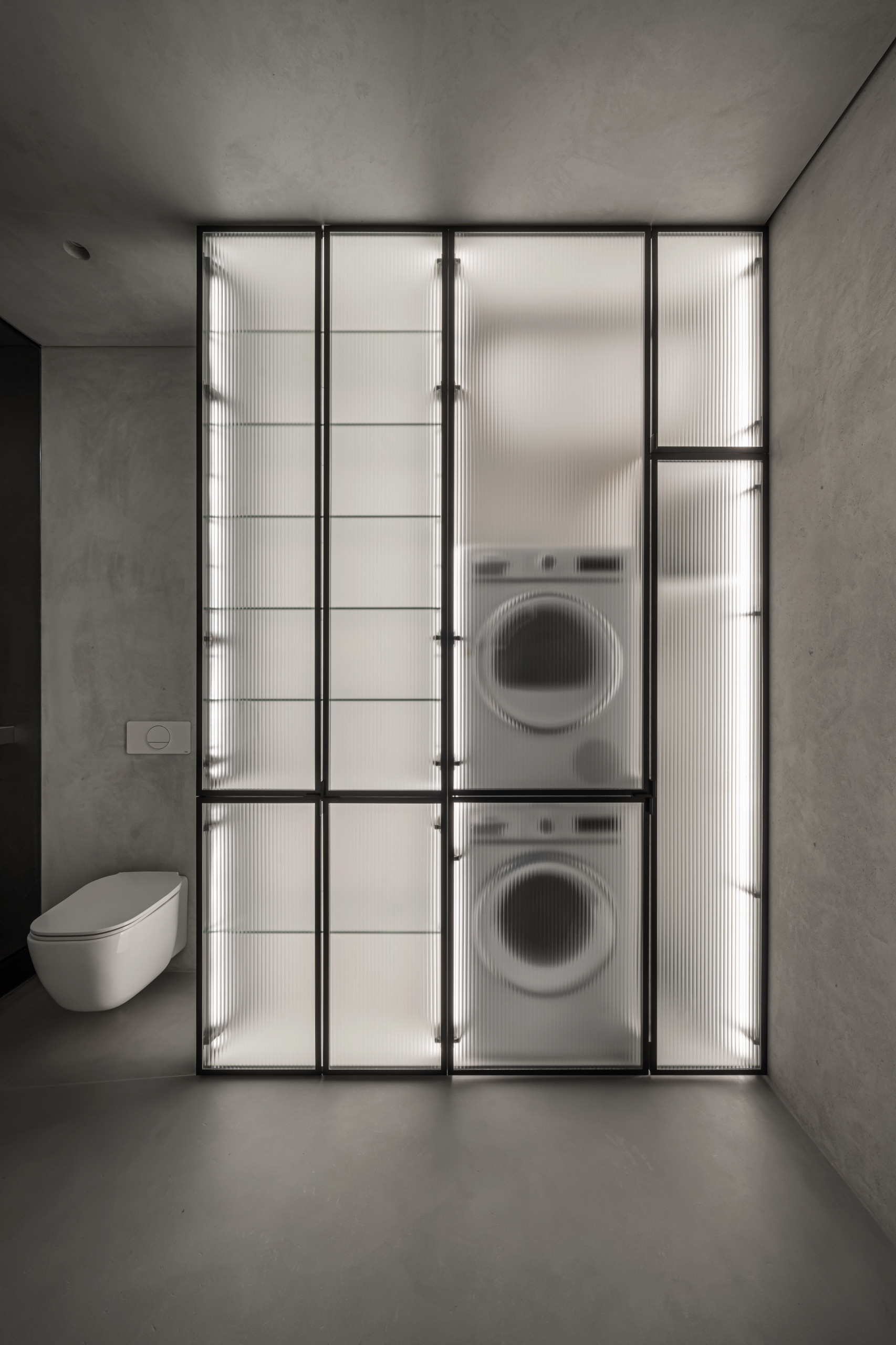 Houzz Украина: Квартира с изгибами и минимумом наполнения