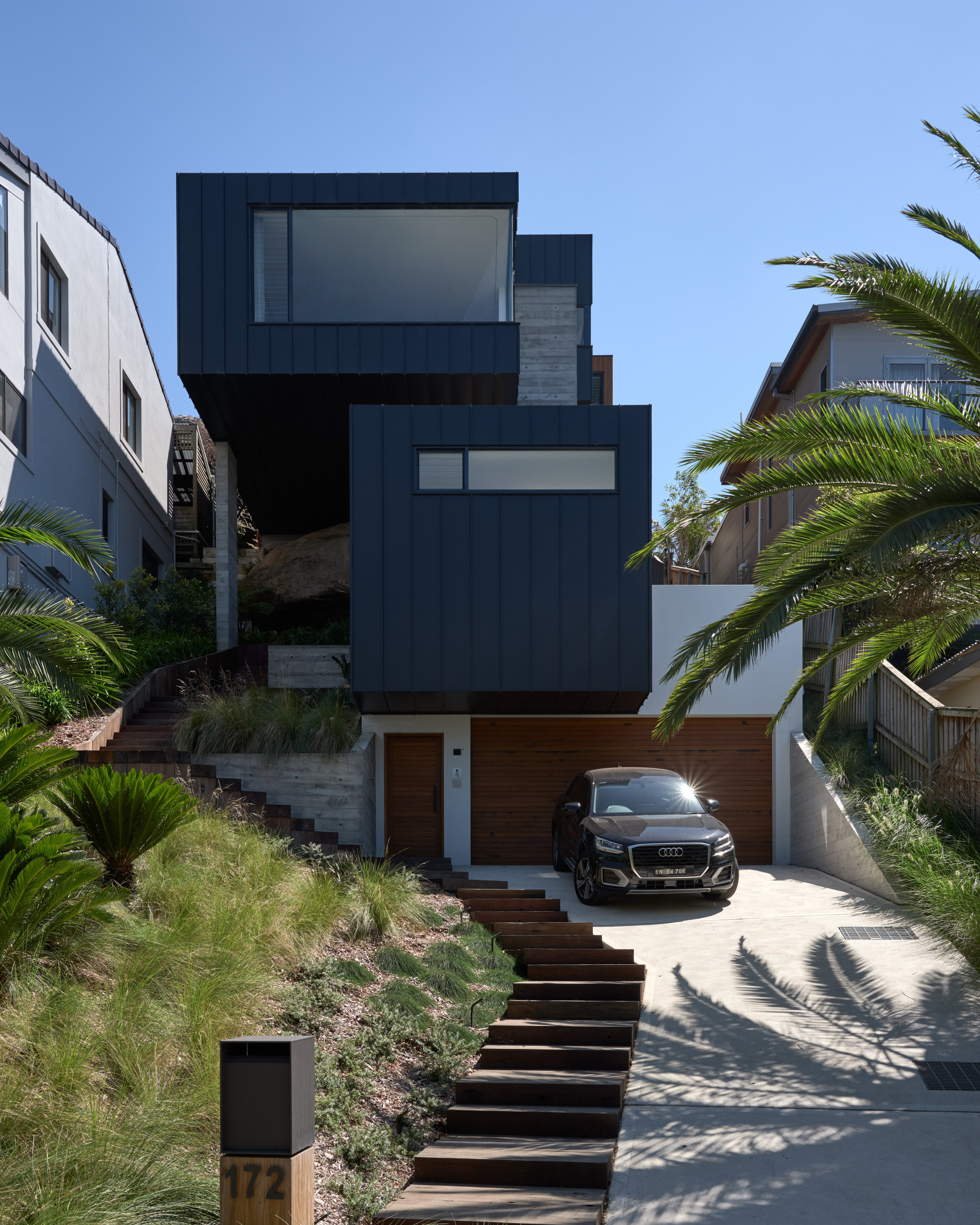 Фотоохота: 27 идей, как сделать гараж украшением фасада дома