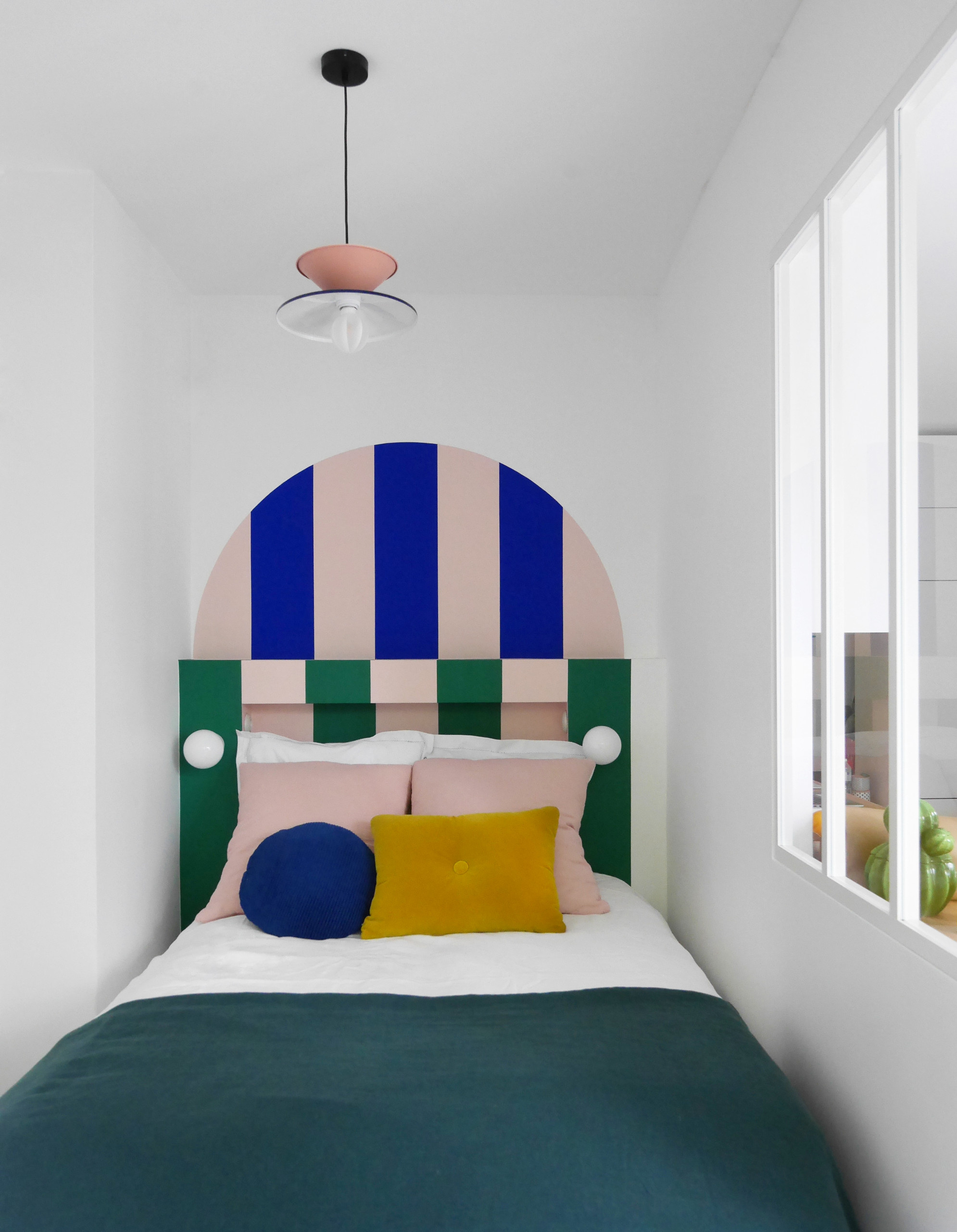 Фотоохота: 27 примеров color-blocking в интерьерах