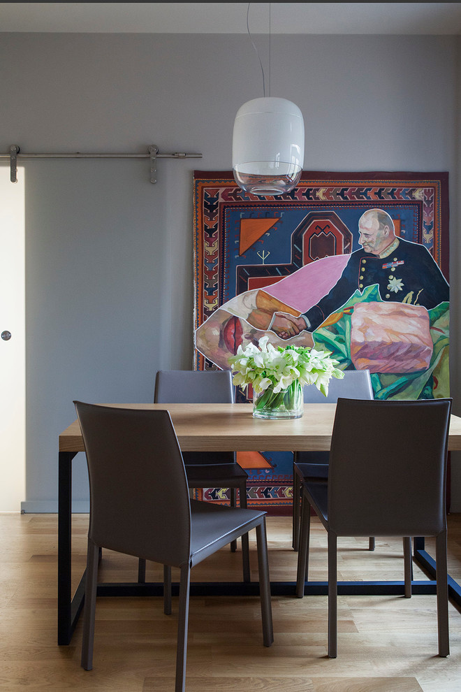 В гостях: Квартира для преподавателей с яркими арт-объектами