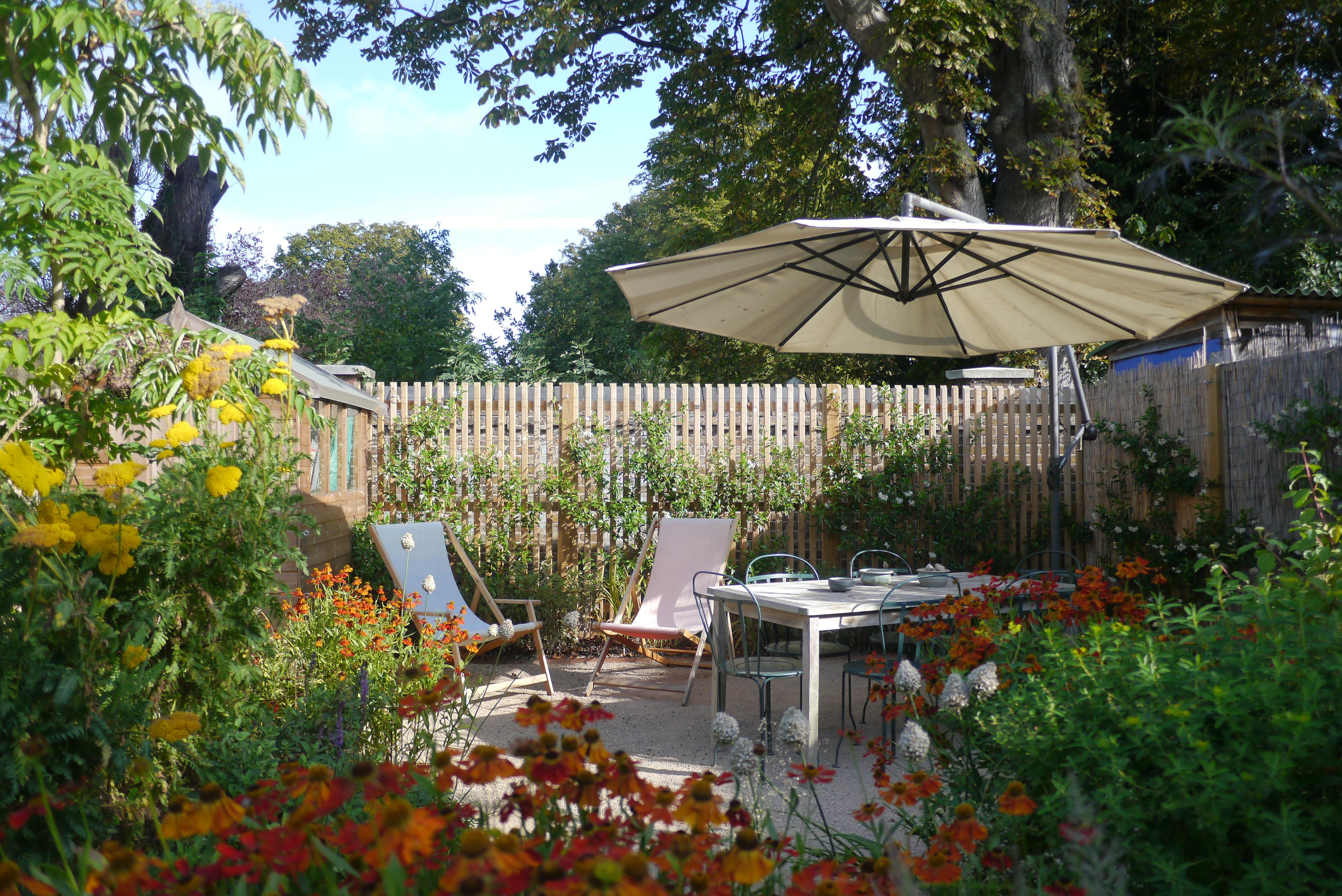 В закладки: 5 проектов для длинного и узкого сада